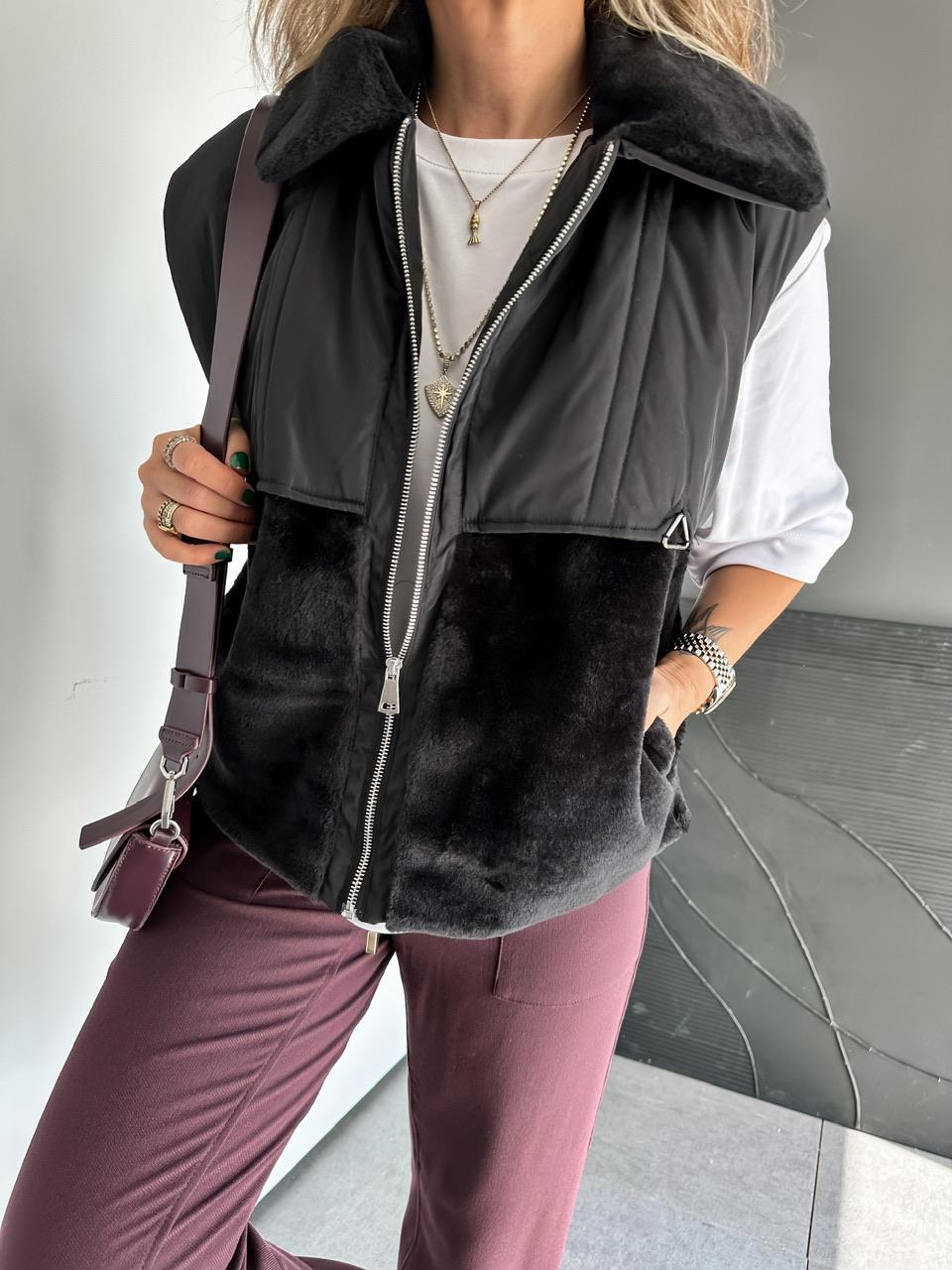 Siyah Kürk Parçalı Spor Yelek
