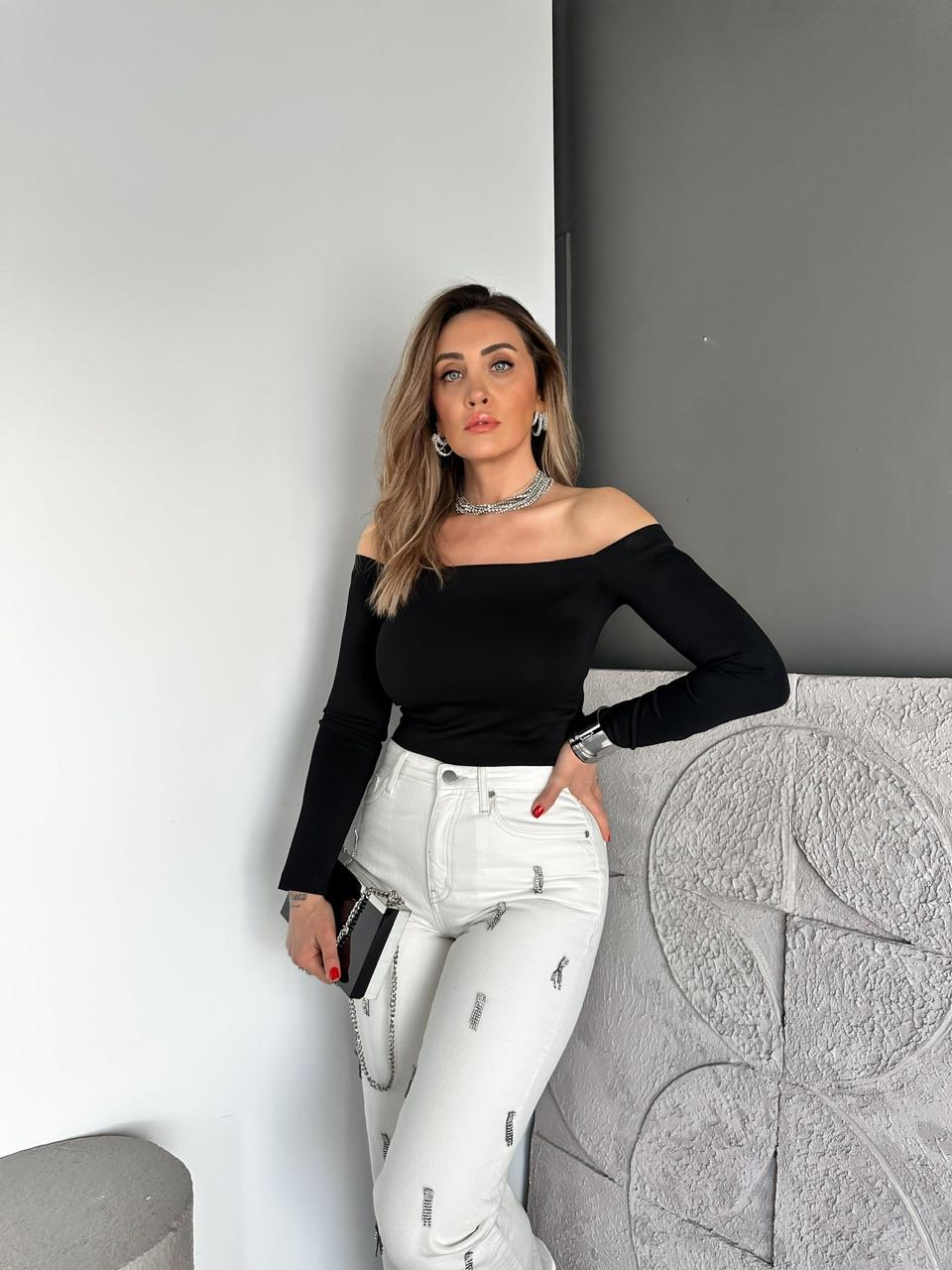 Siyah Madonna Yaka Likralı Bluz