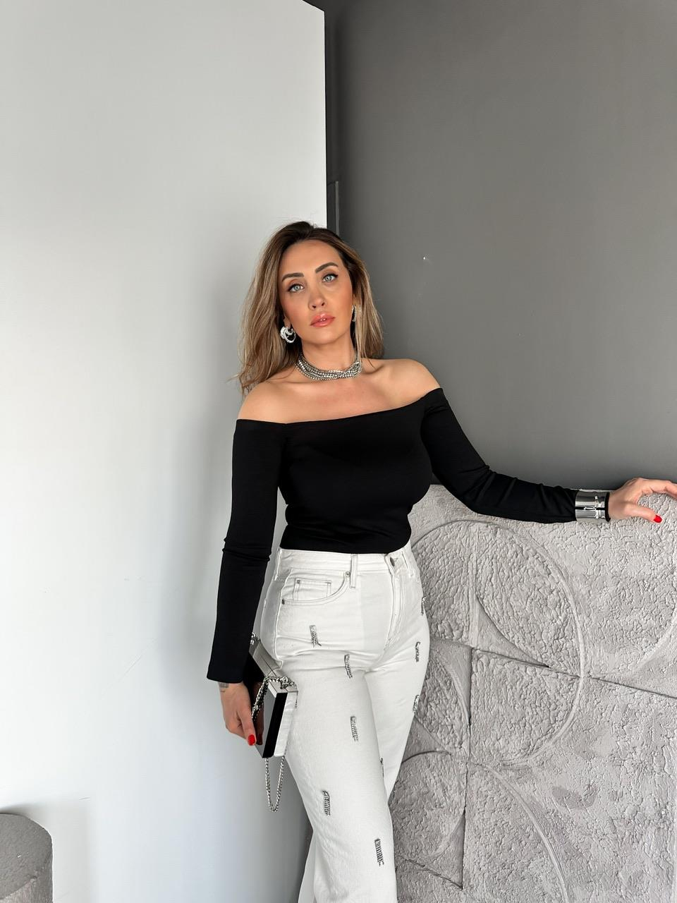 Siyah Madonna Yaka Likralı Bluz