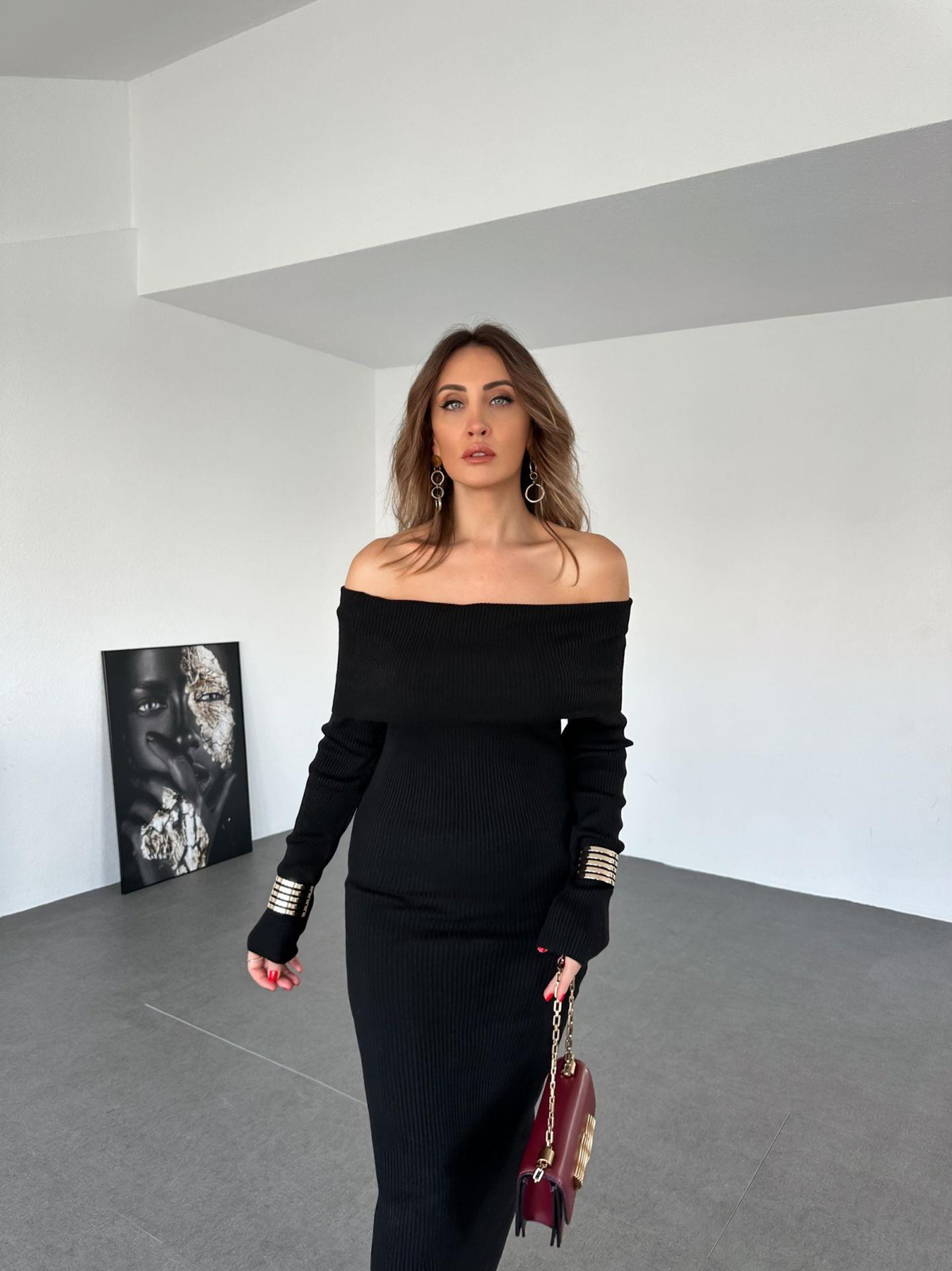Siyah Madonna Yaka Likralı Triko Elbise