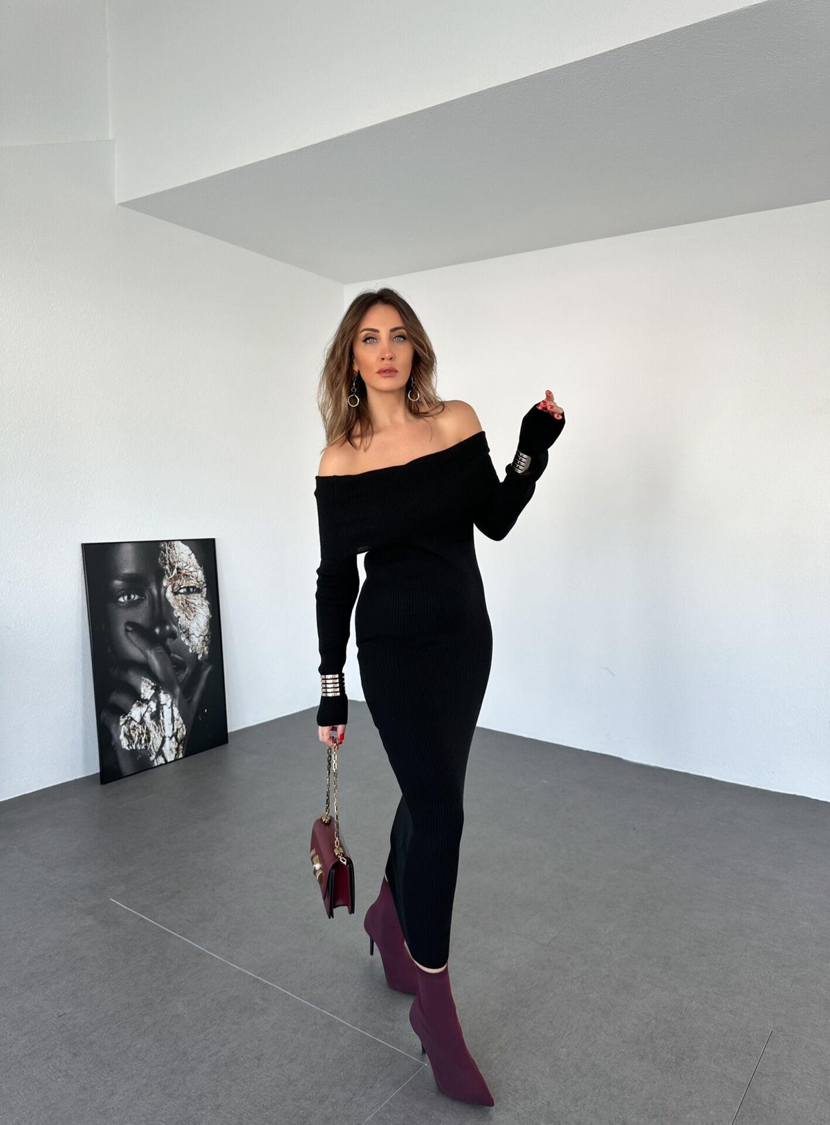 Siyah Madonna Yaka Likralı Triko Elbise