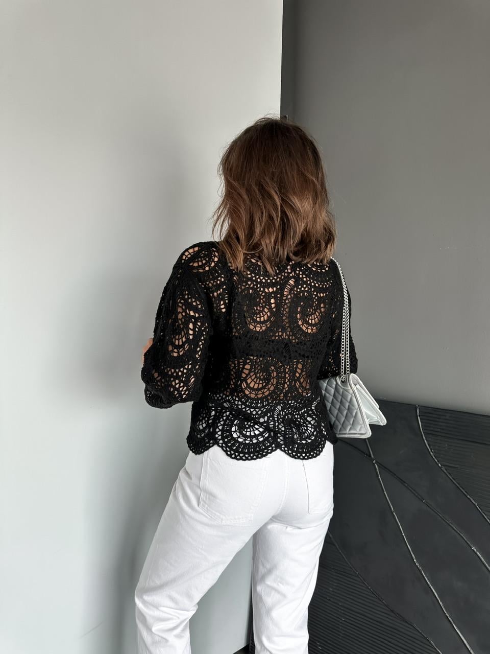Siyah Nakışlı Örme Hırka