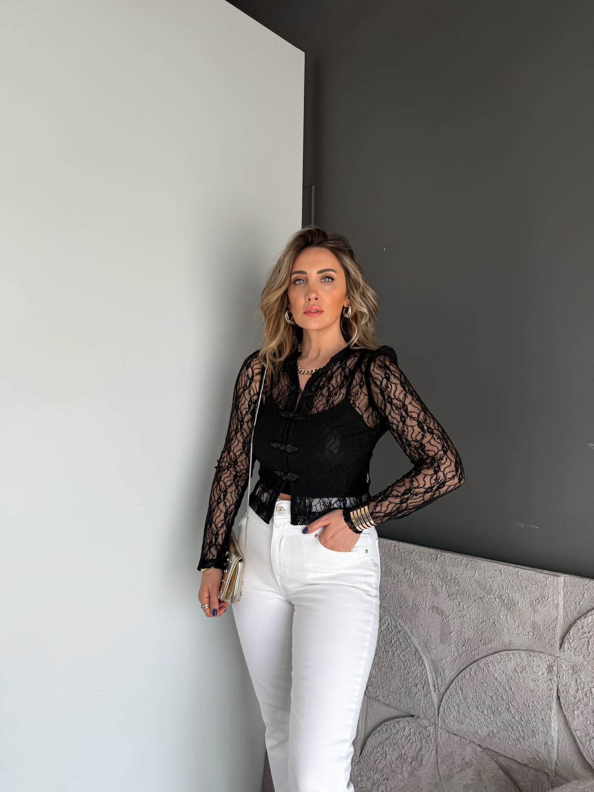 Siyah Napolyon Düğmeli Dantel Bluz