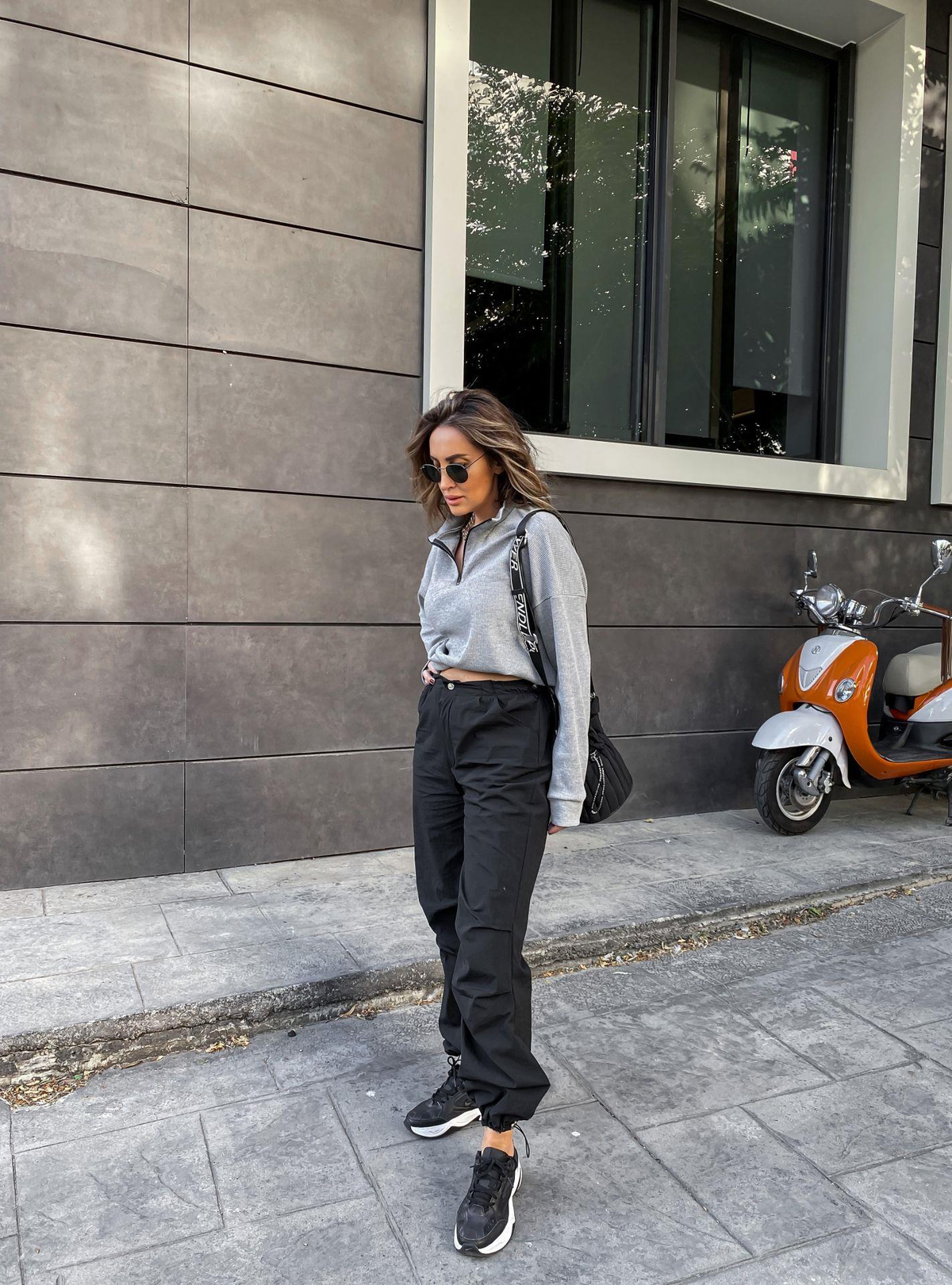 Siyah Paraşüt Kumaş Pantolon