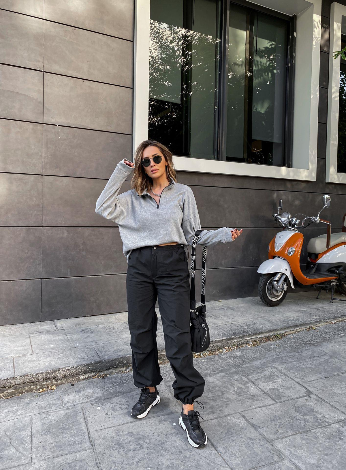 Siyah Paraşüt Kumaş Pantolon