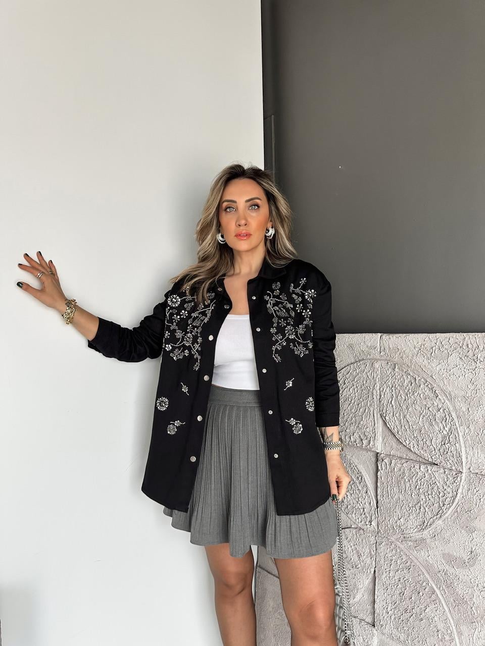 Siyah Pul Payet İşlemeli Gabardin Ceket