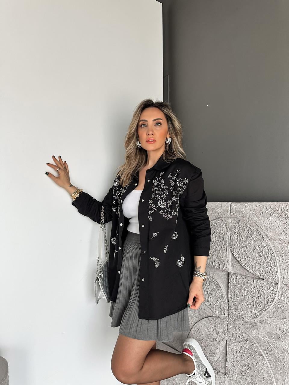 Siyah Pul Payet İşlemeli Gabardin Ceket