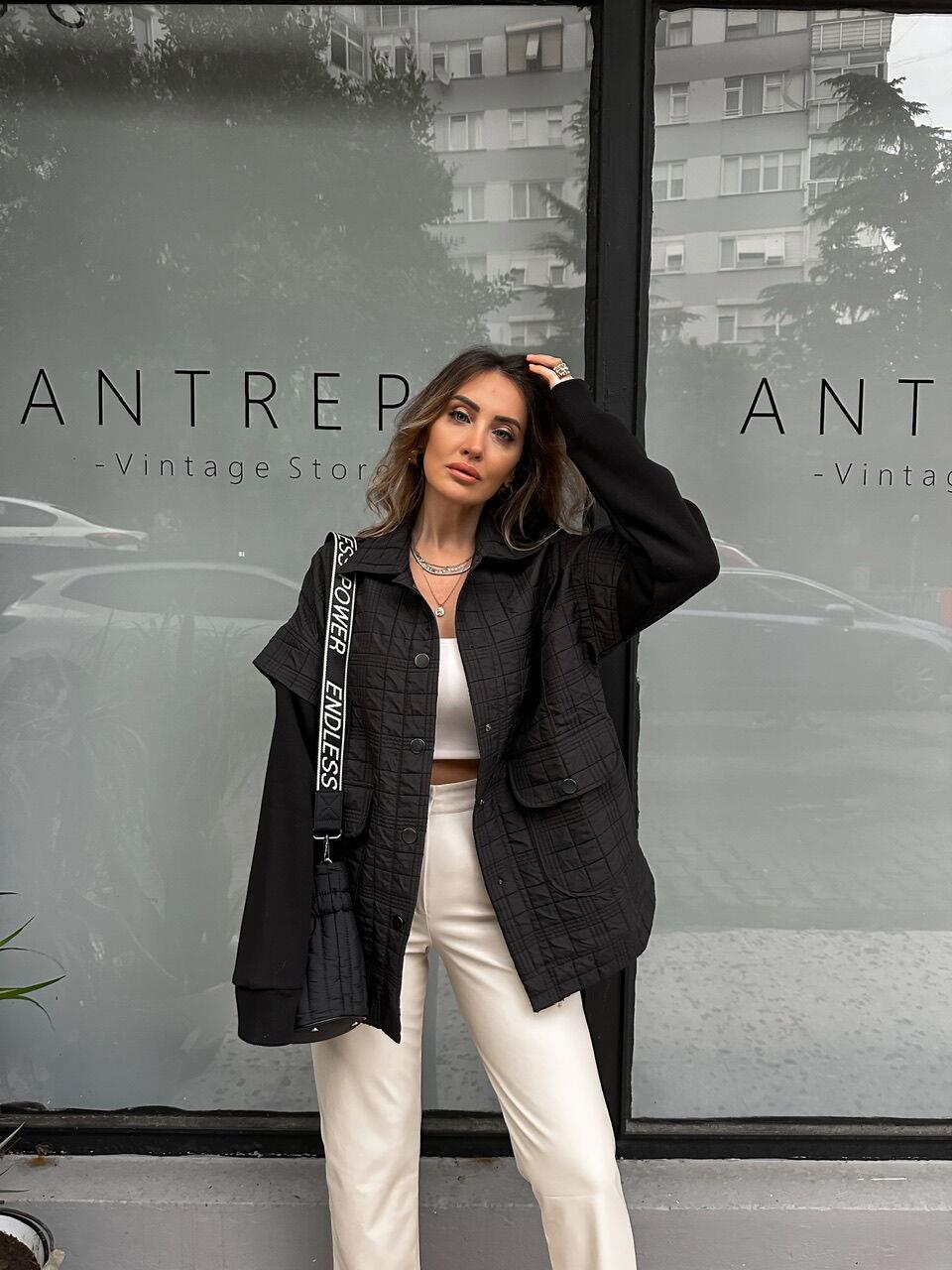 Siyah Sweat Detaylı Çıtçıtlı Ceket