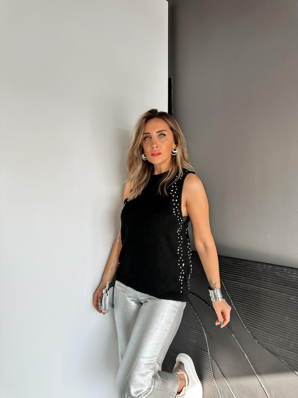 Siyah Taşlı Bisiklet Yaka Triko