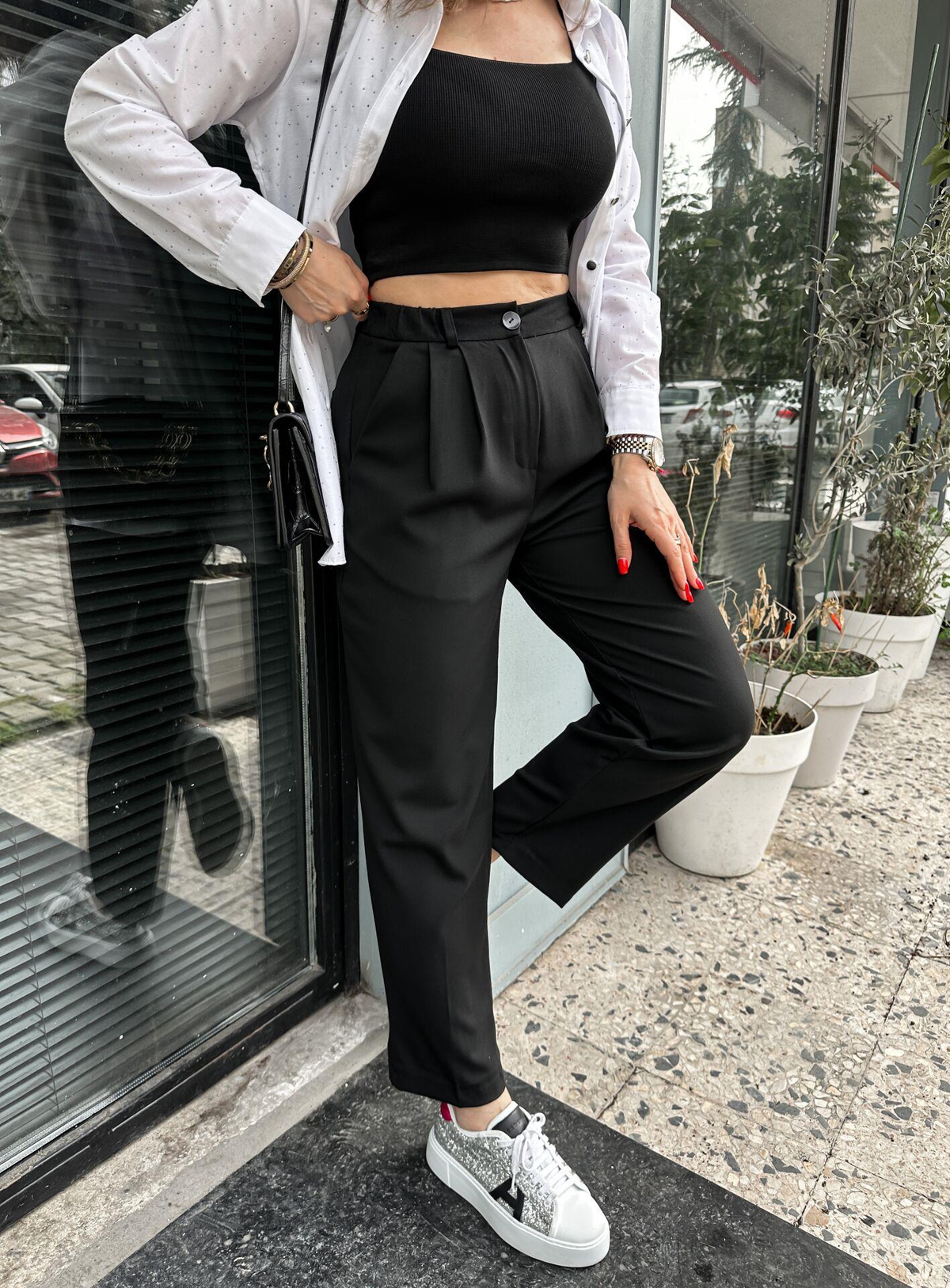 Siyah Tek Düğme Düz Paça Pantolon