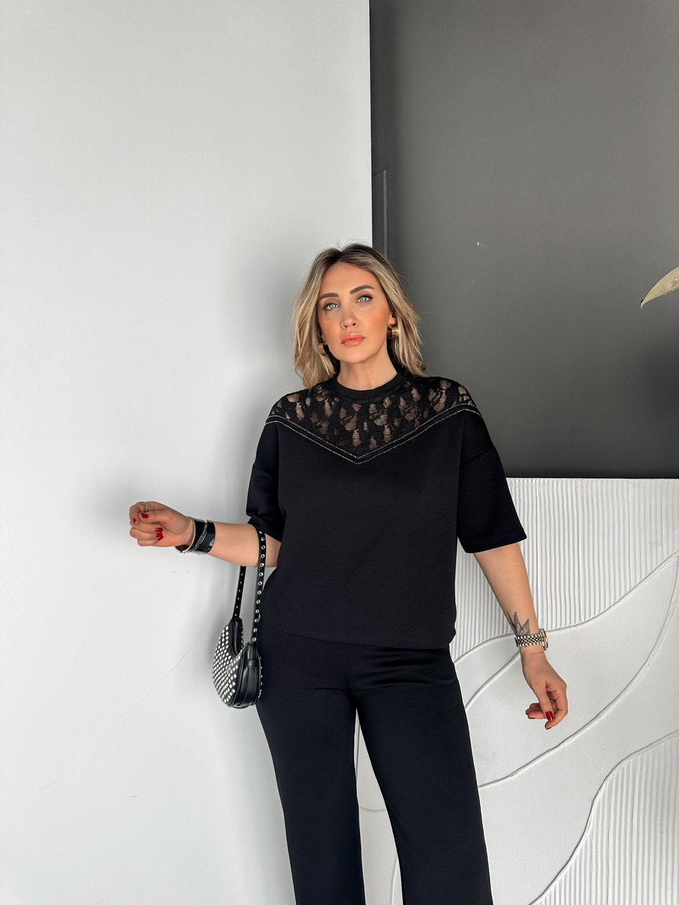 Siyah Yaka Dantel Parçalı Modal Takım