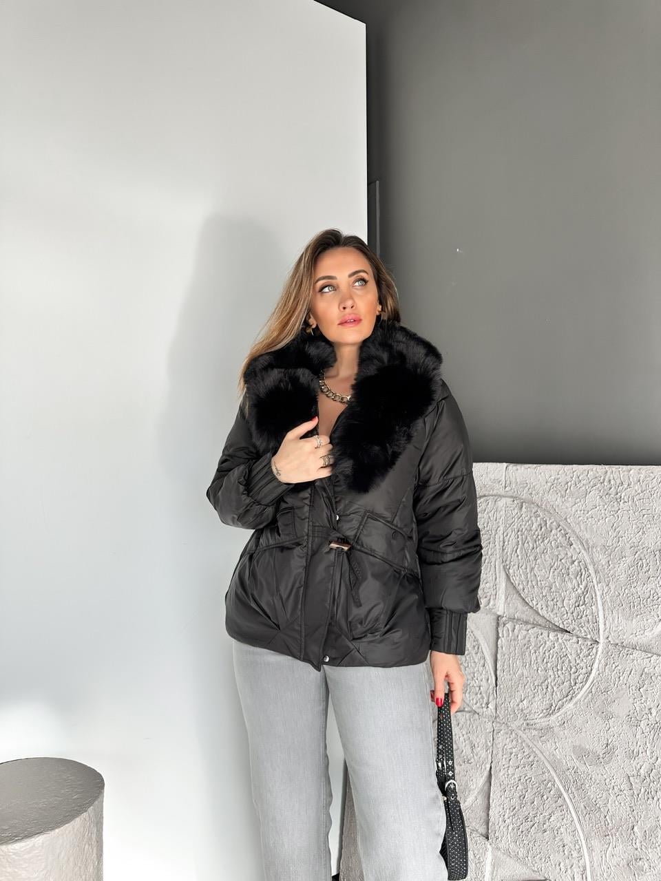 Siyah Yakası Kürklü Şişme Mont