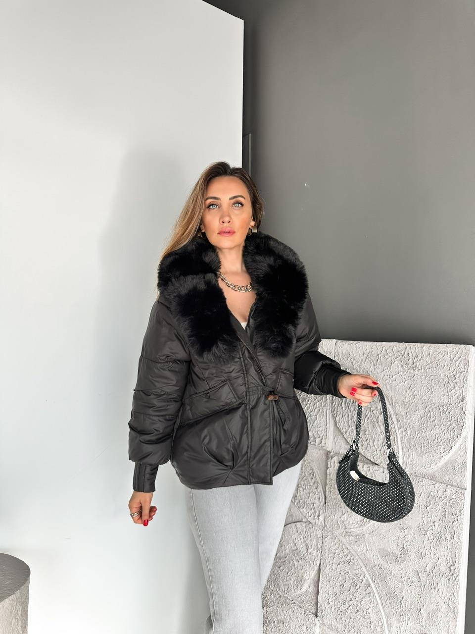 Siyah Yakası Kürklü Şişme Mont