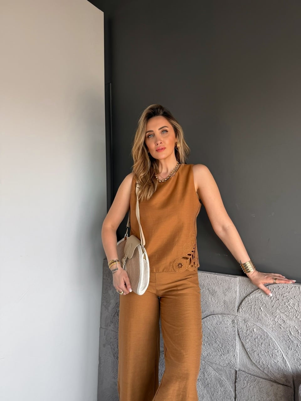 Taba Sıfır Kol Nakış Parçalı Keten Takım