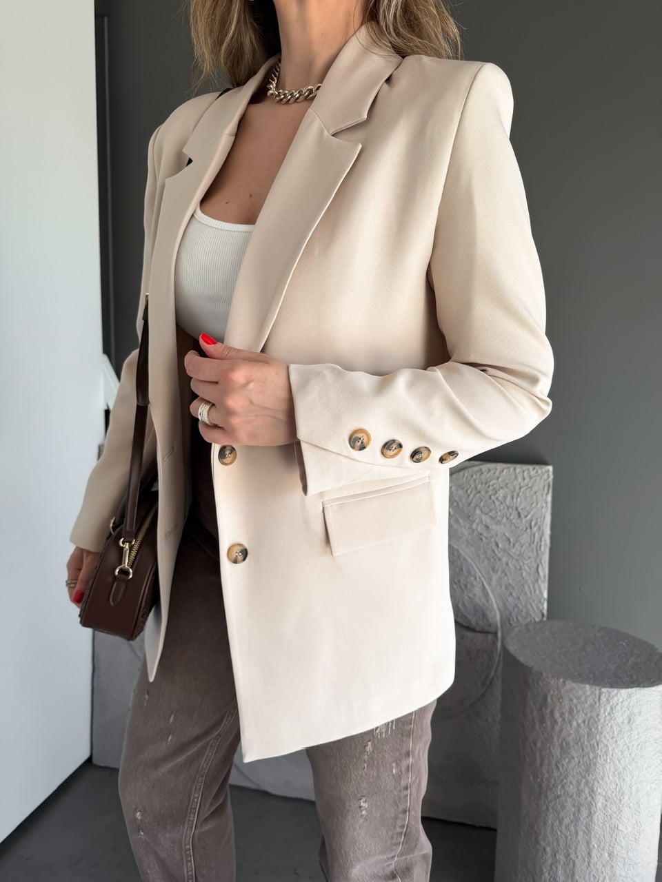 Taş Asimetrik Düğmeli Blazer Ceket