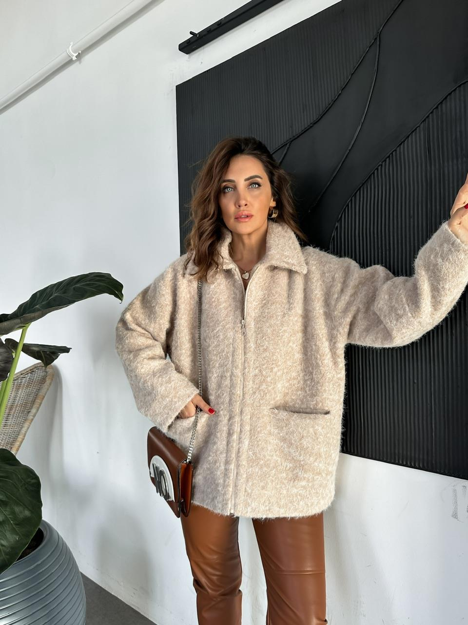 Taş Fermuarlı Şık Kaban