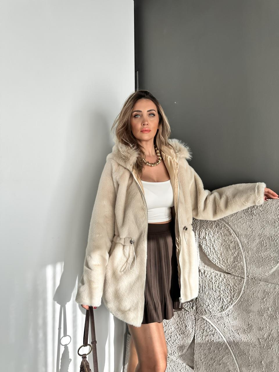 Taş Kapşonlu Beli İpli Kürk