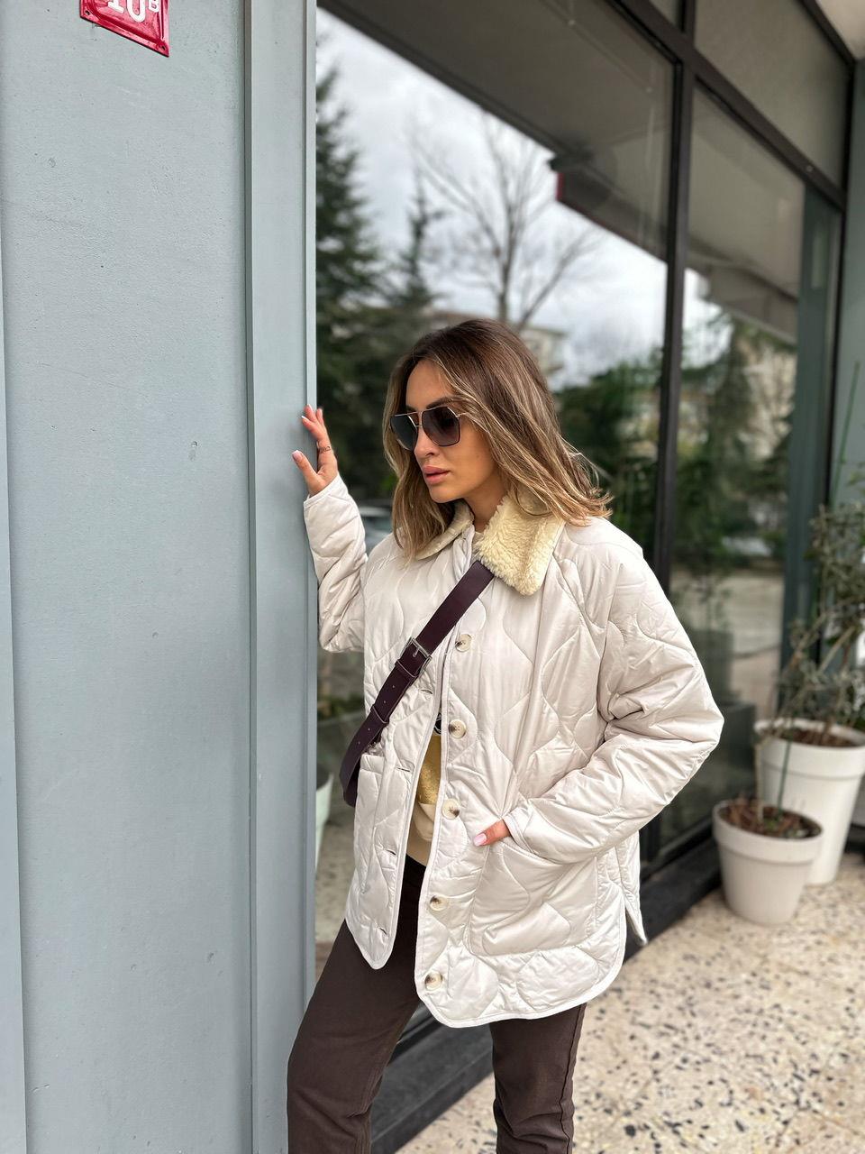 Taş Rengi Yakası Kürklü Mont