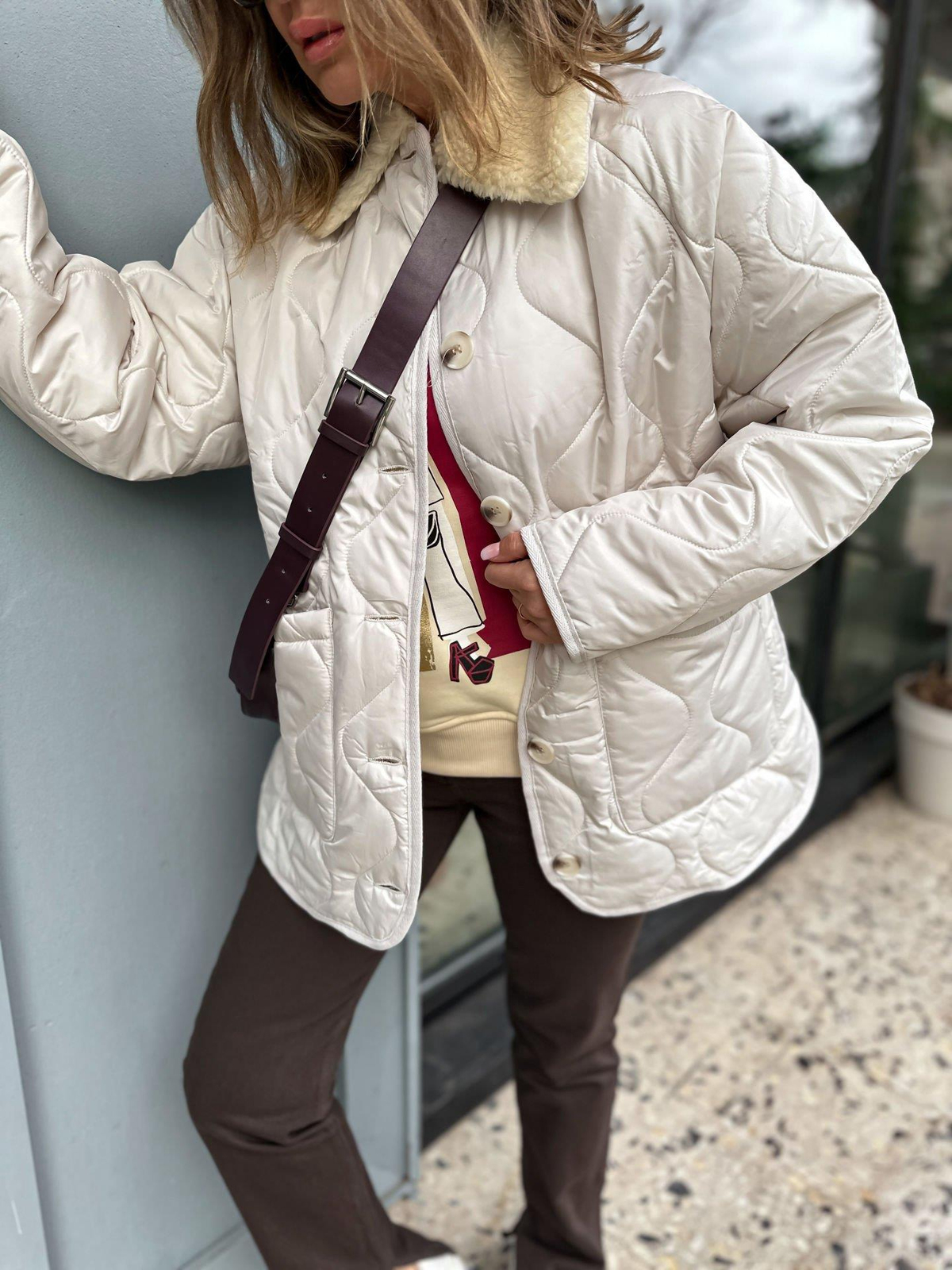 Taş Rengi Yakası Kürklü Mont