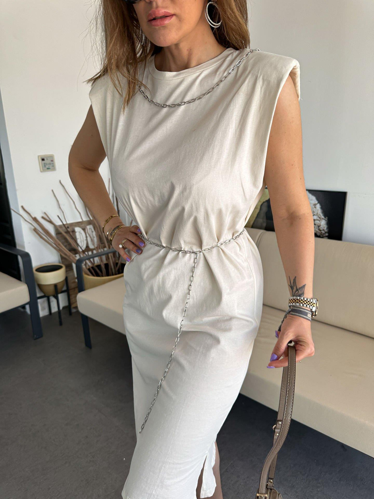 Taş Rengi Zincirli Vatkalı Elbise