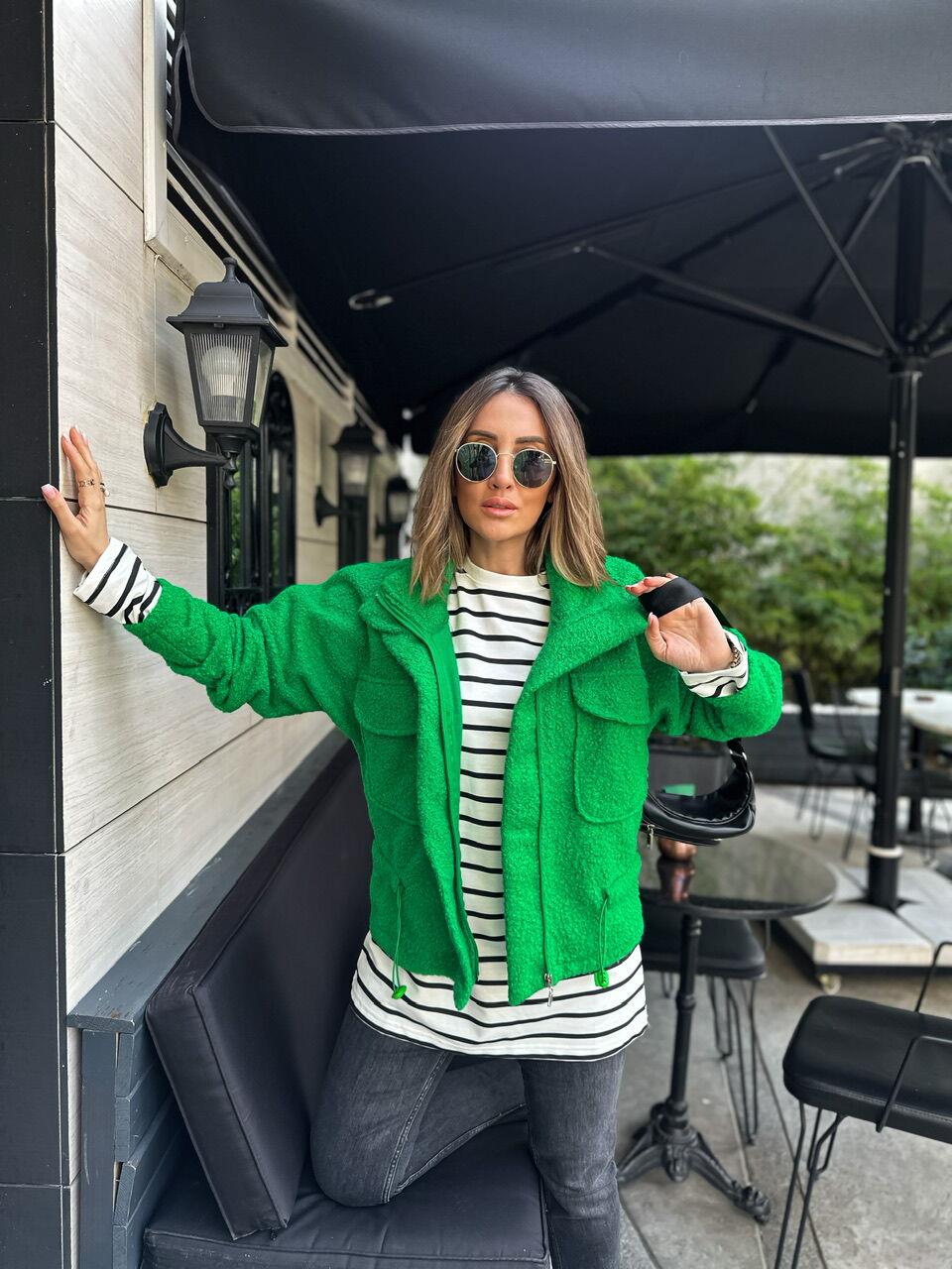 Yeşil Büzgülü Buklet Mont