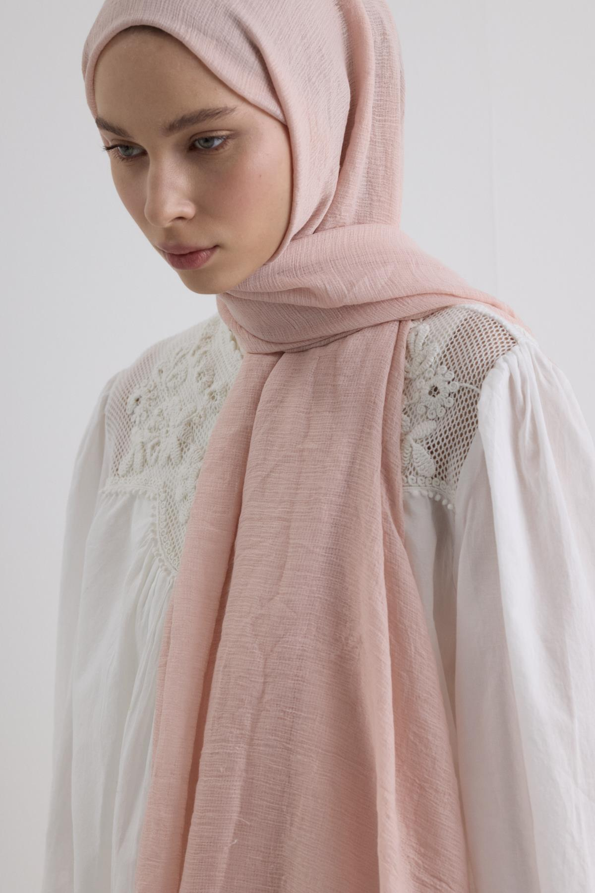 DREW TOZ PEMBE UZUN SAÇAKLI PAMUKLU ŞAL