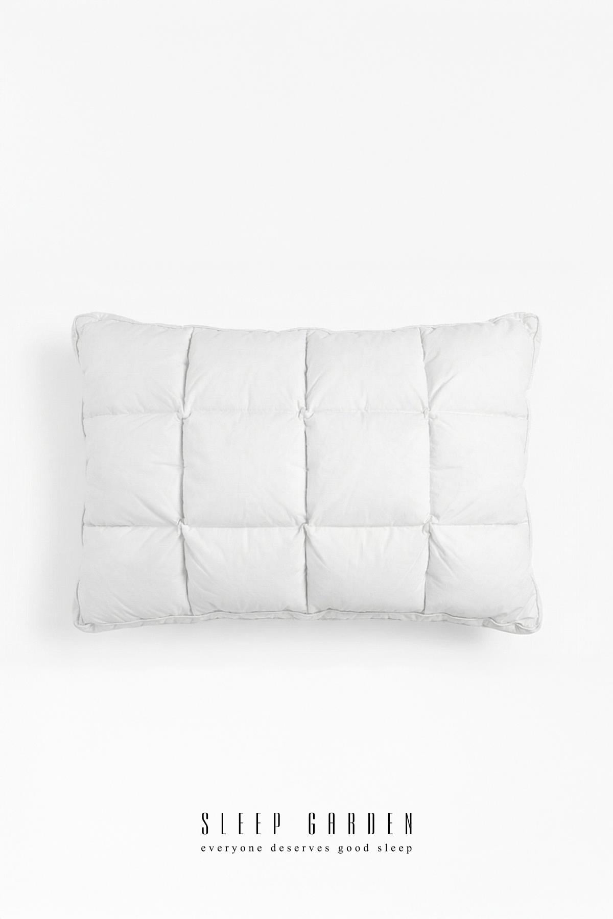 Sleep Garden Buffle Hybrid Kaz Tüyü Medikal Yastık Jüt Keten Çantalı 50x70Sleep Garden Kaz Tüyü Medikal Yastık Tela Çantalı 50x70/Dünyanın en rahat uykusu için tasarlandıSleep Garden