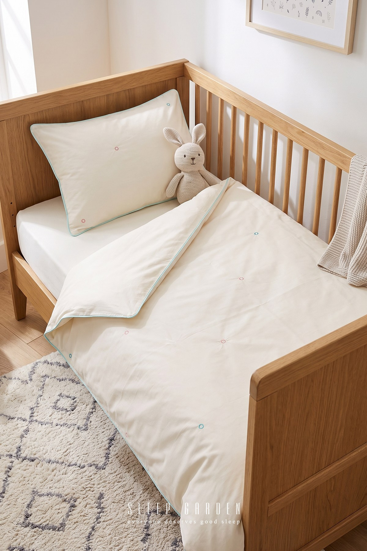 Sleep Garden Esen Bebek Nevresim Takımı Nakışlı %100 Pamuk Renkli HalkalıSleep Garden Esen Bebek Nevresim Takımı Nakışlı %100 Pamuk Renkli HalkalıSleep Garden