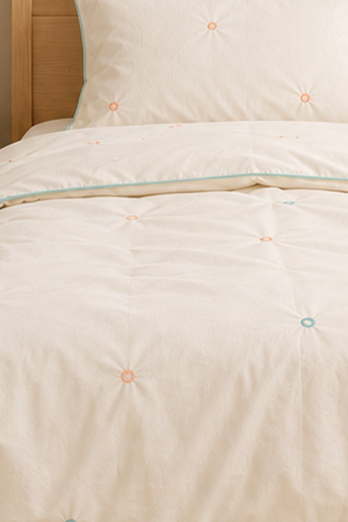 Sleep Garden Esen Bebek Nevresim Takımı Nakışlı %100 Pamuk Renkli HalkalıSleep Garden