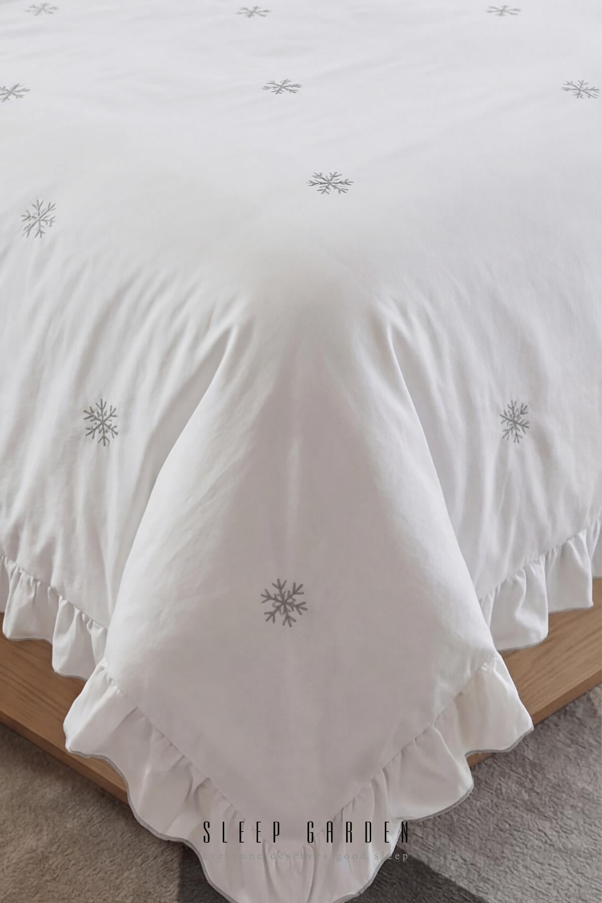 Sleep Garden Esen Nevresim Takımı %100 Pamuk Kar Tanesi Desenli BeyazSleep Garden Esen Nevresim Takımı %100 Pamuk Kar Tanesi Desenli BeyazSleep Garden