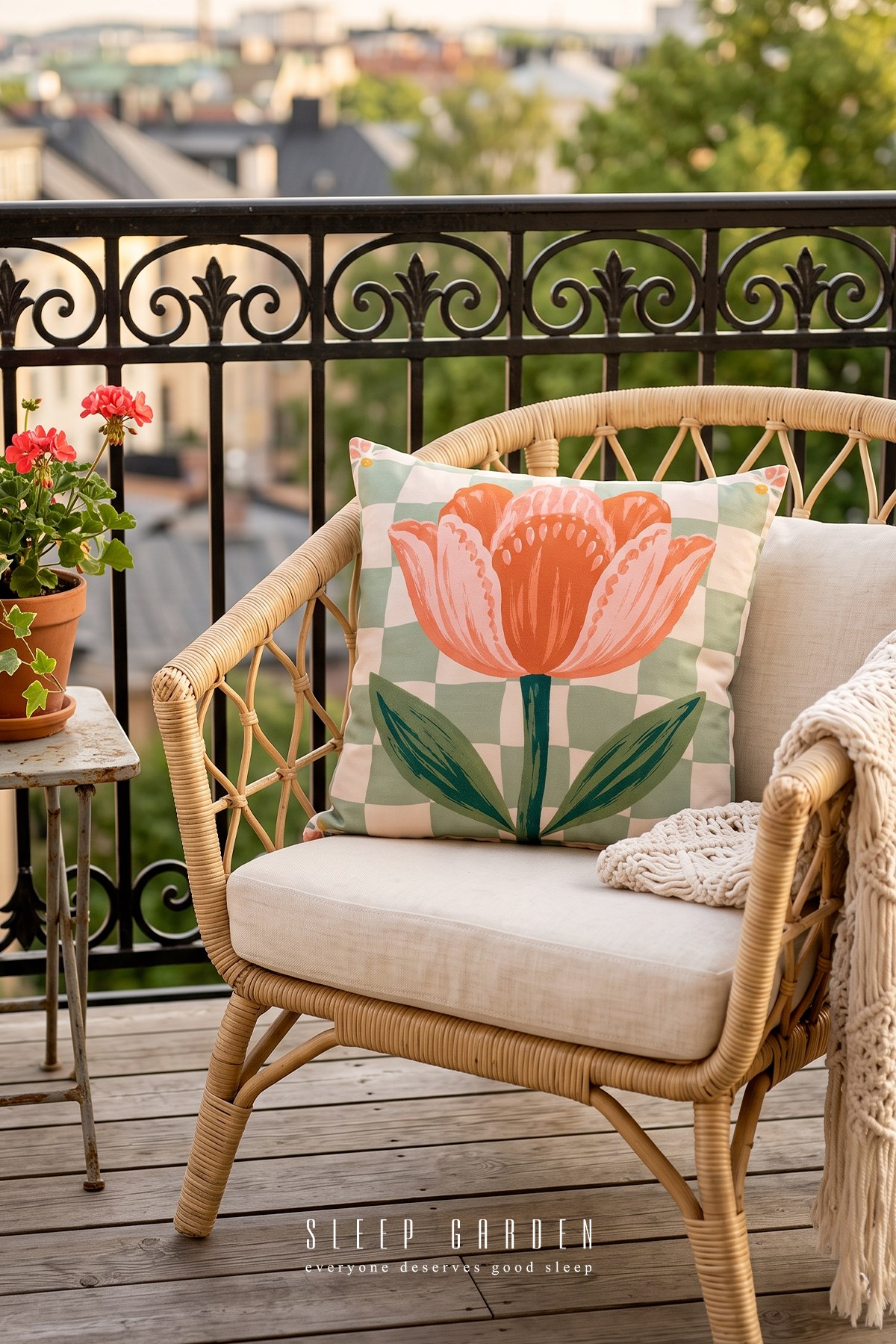 Sleep Garden Lale Tasarım Dekoratif Kırlent Kılıfı | Modern Ev Dekoru 43x43Sleep Garden