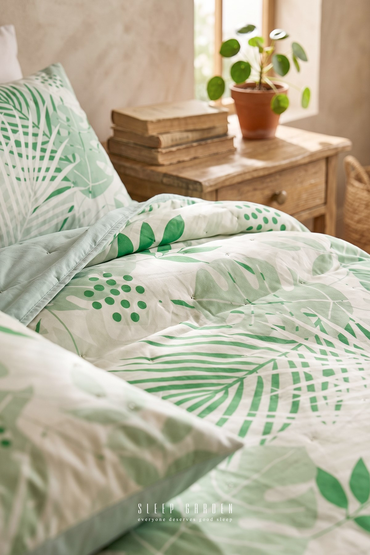 Sleep Garden Palvena Yeşil Yaprak Desenli Kapitoneli Yatak Örtüsü Sleep Garden