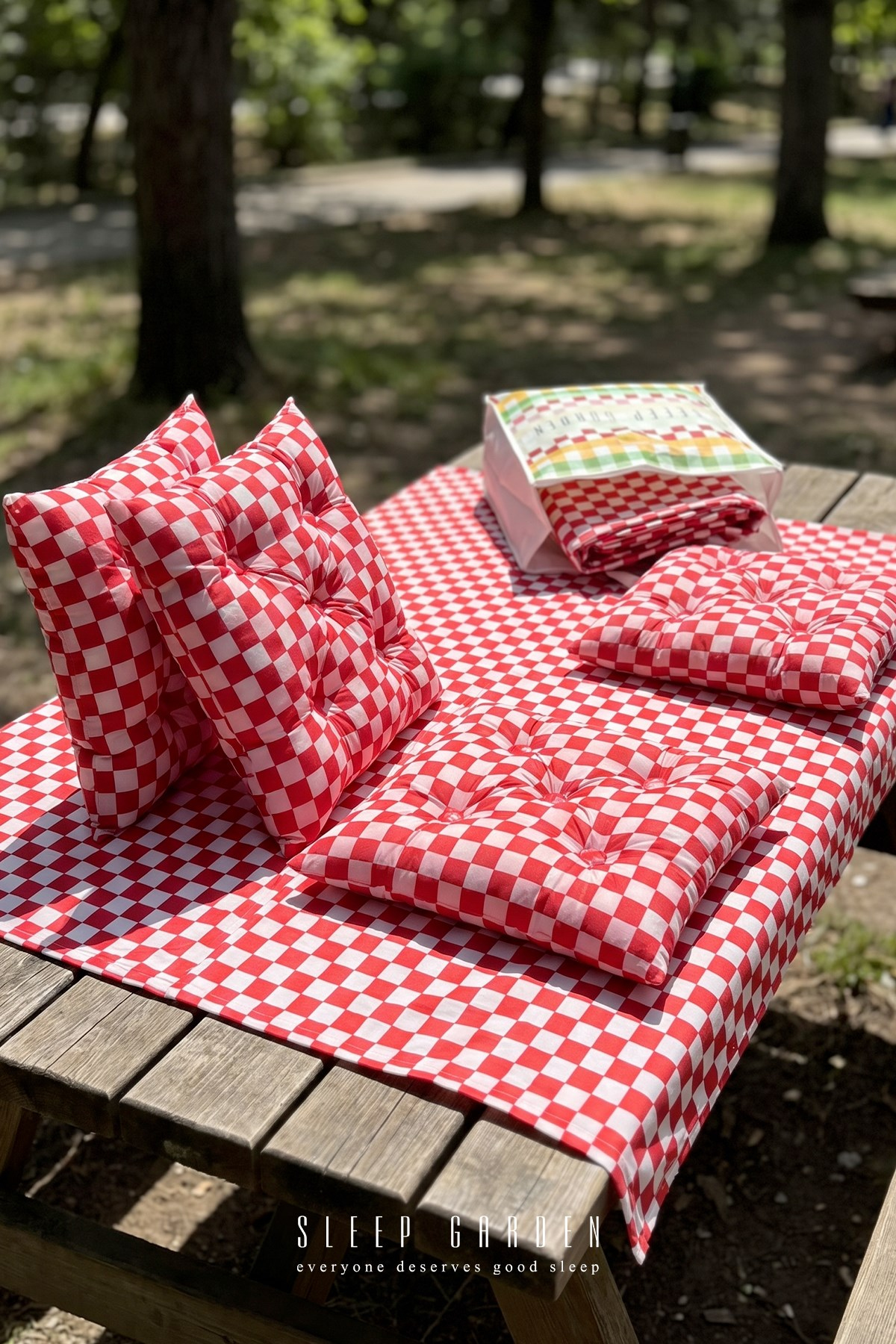 Sleep Garden Pötikare Piknik Örtüsü 170*170 4 Adet Piknik Minderi 45x45 cm Taşıma Çantası Piknik SetiSleep Garden Pötikare Piknik Örtüsü 150*150 4 Adet Piknik Minderi 45x45 cm Taşıma Çantası Piknik SetiSleep Garden