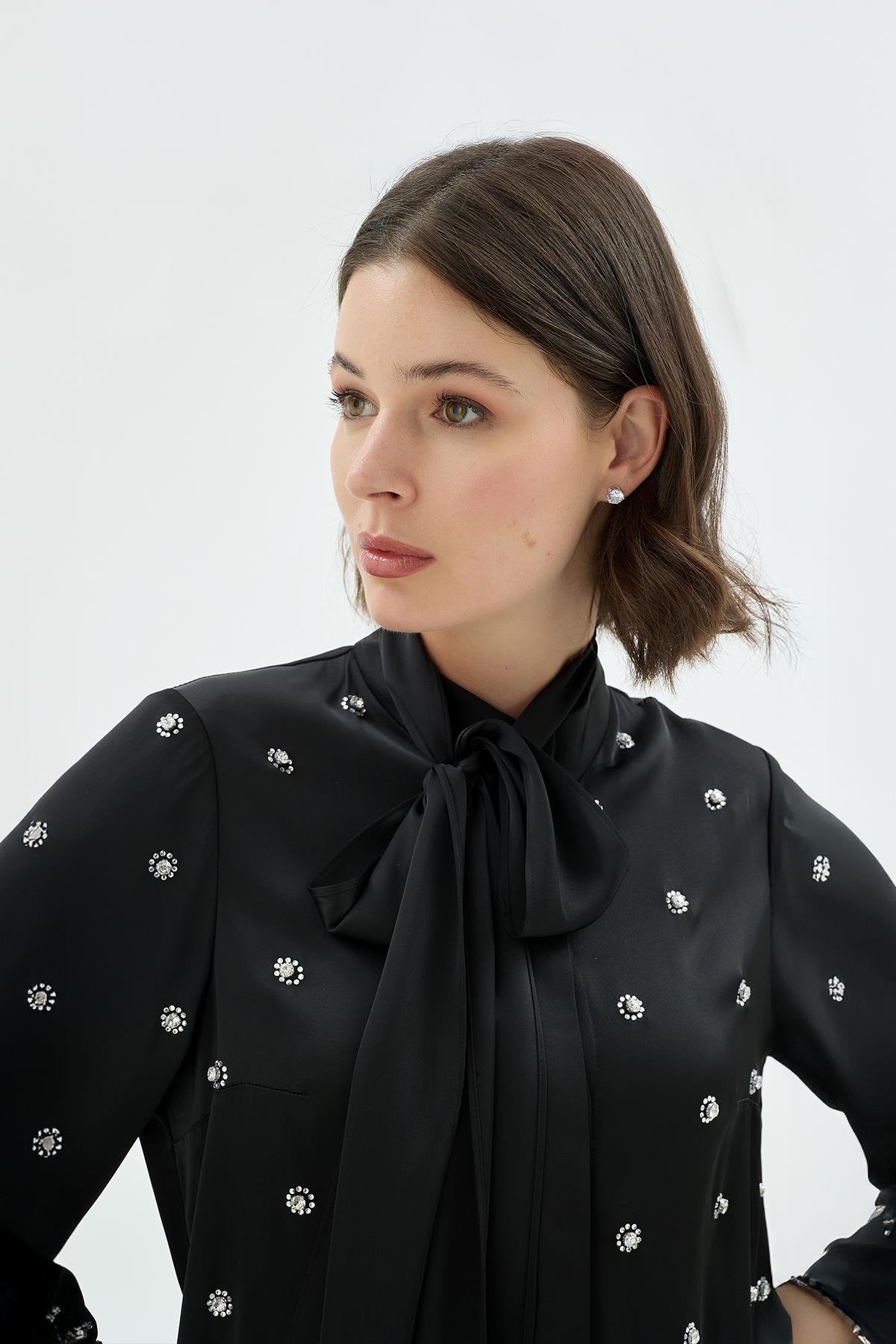 Alya Taş Detaylı Bluz ve Pantolon 2'li Takım Siyah