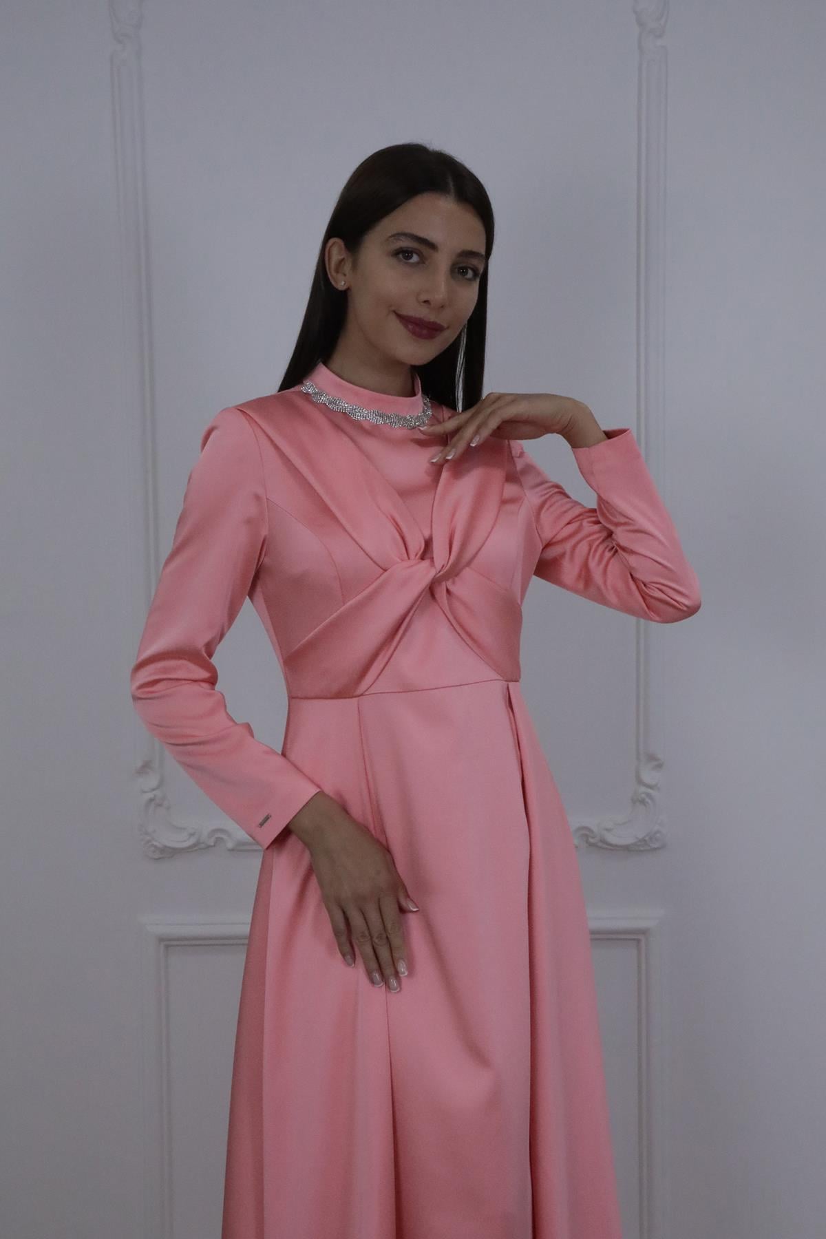 Bianca Elbise Pembe