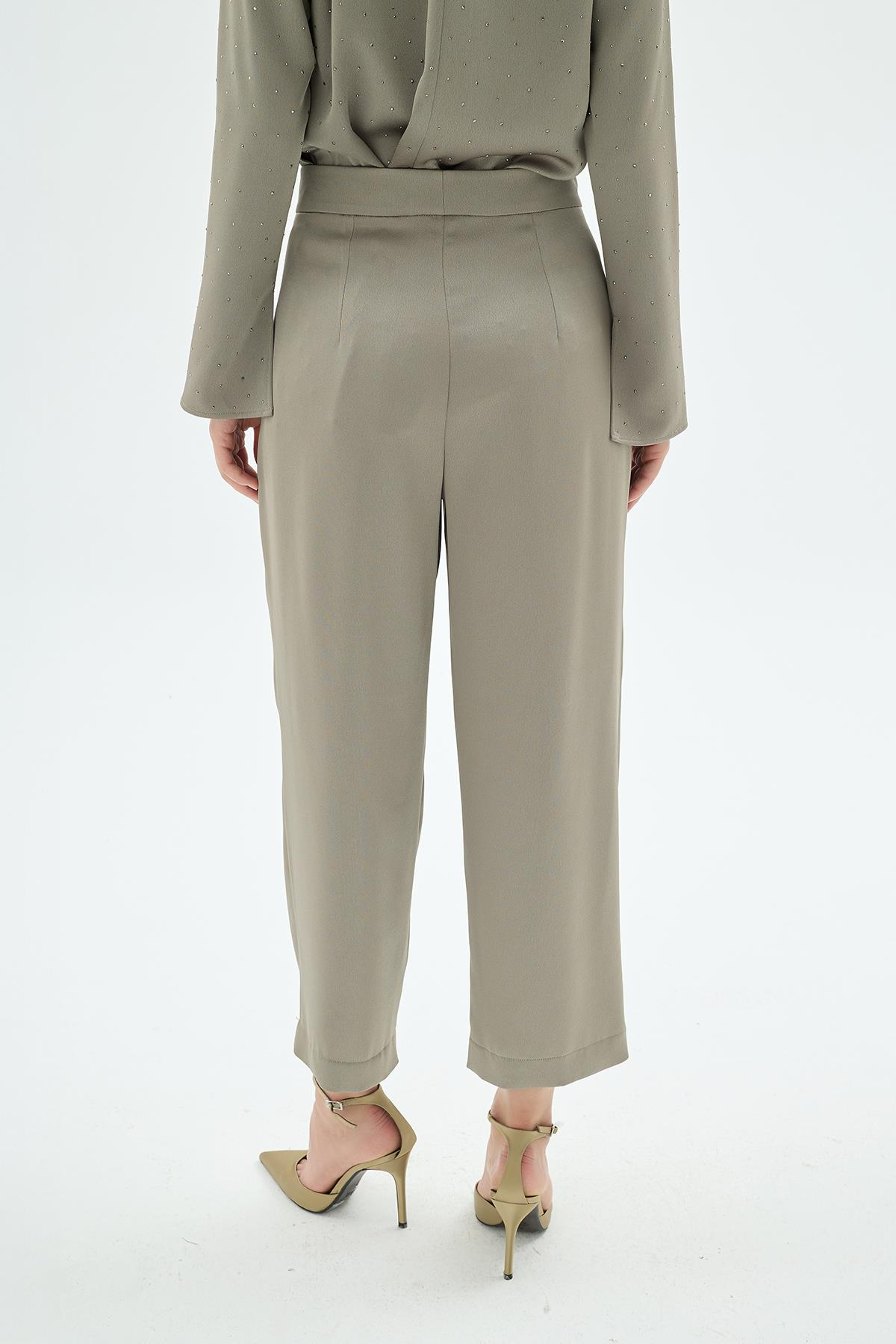 Cristalle Yüksek Bel Pileli Havuç Pantolon Haki