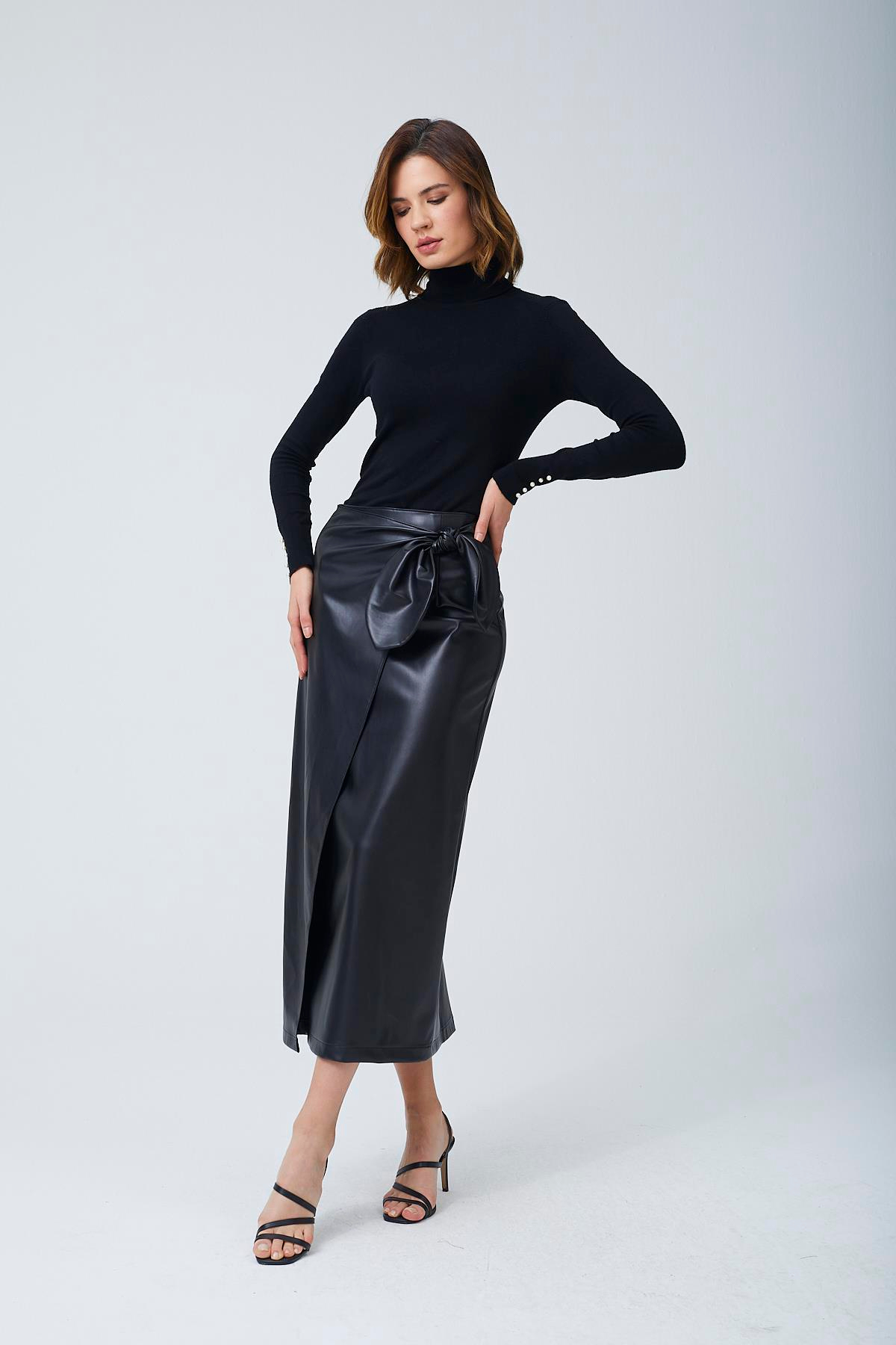 Fiyonk Deri Etek Siyah