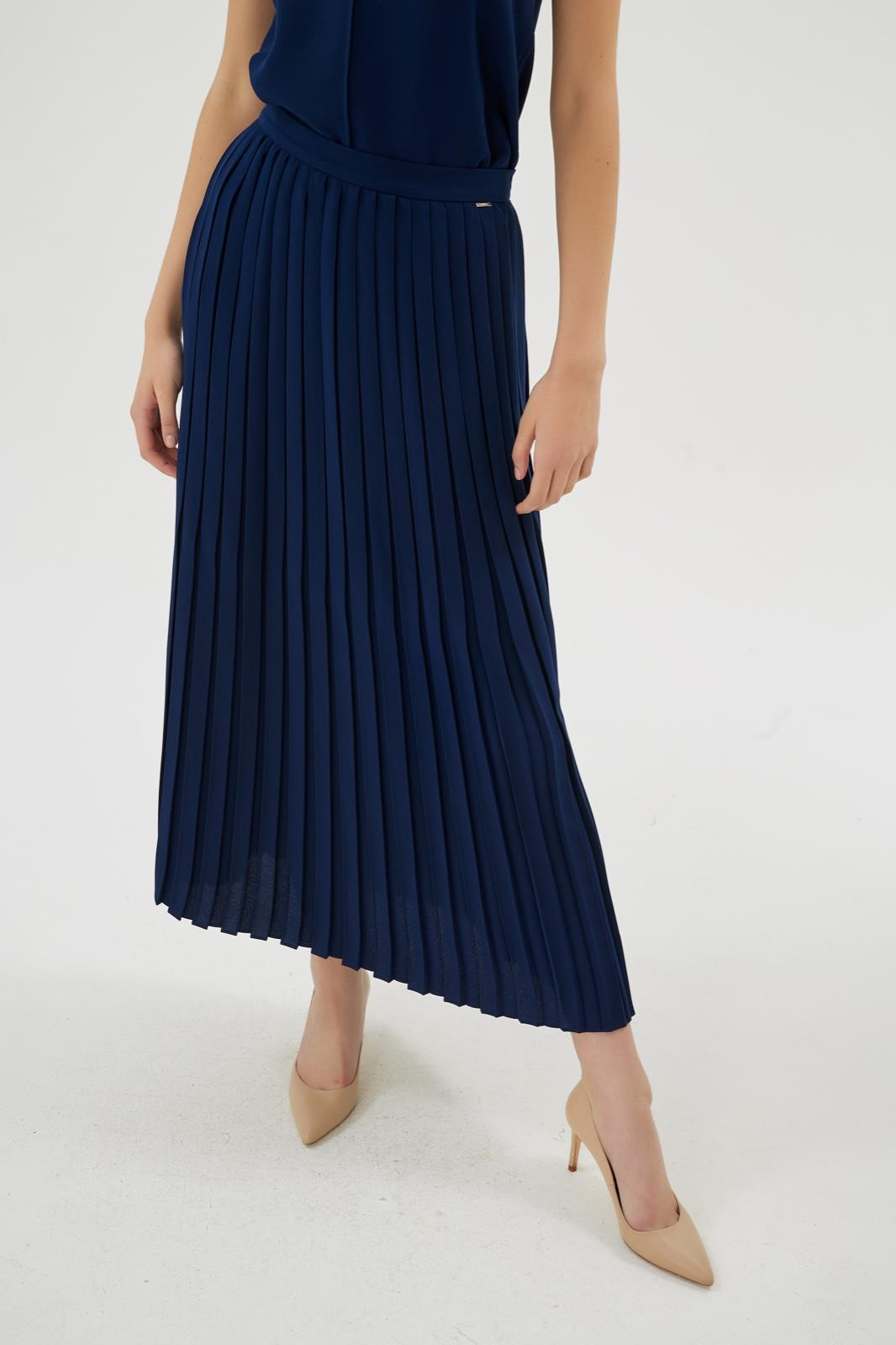 Liliana Etek Lacivert