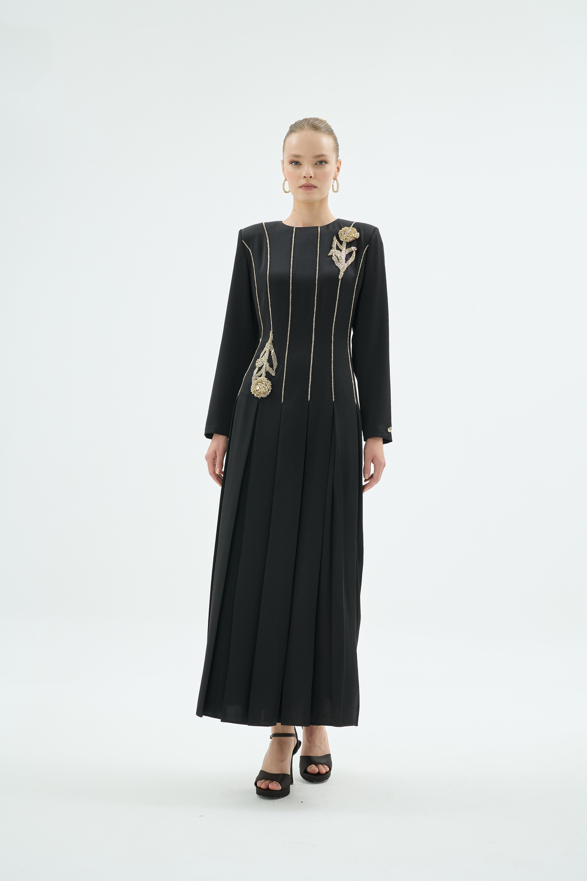 Mia Gül Motifli Taş İşleme Elbise Siyah