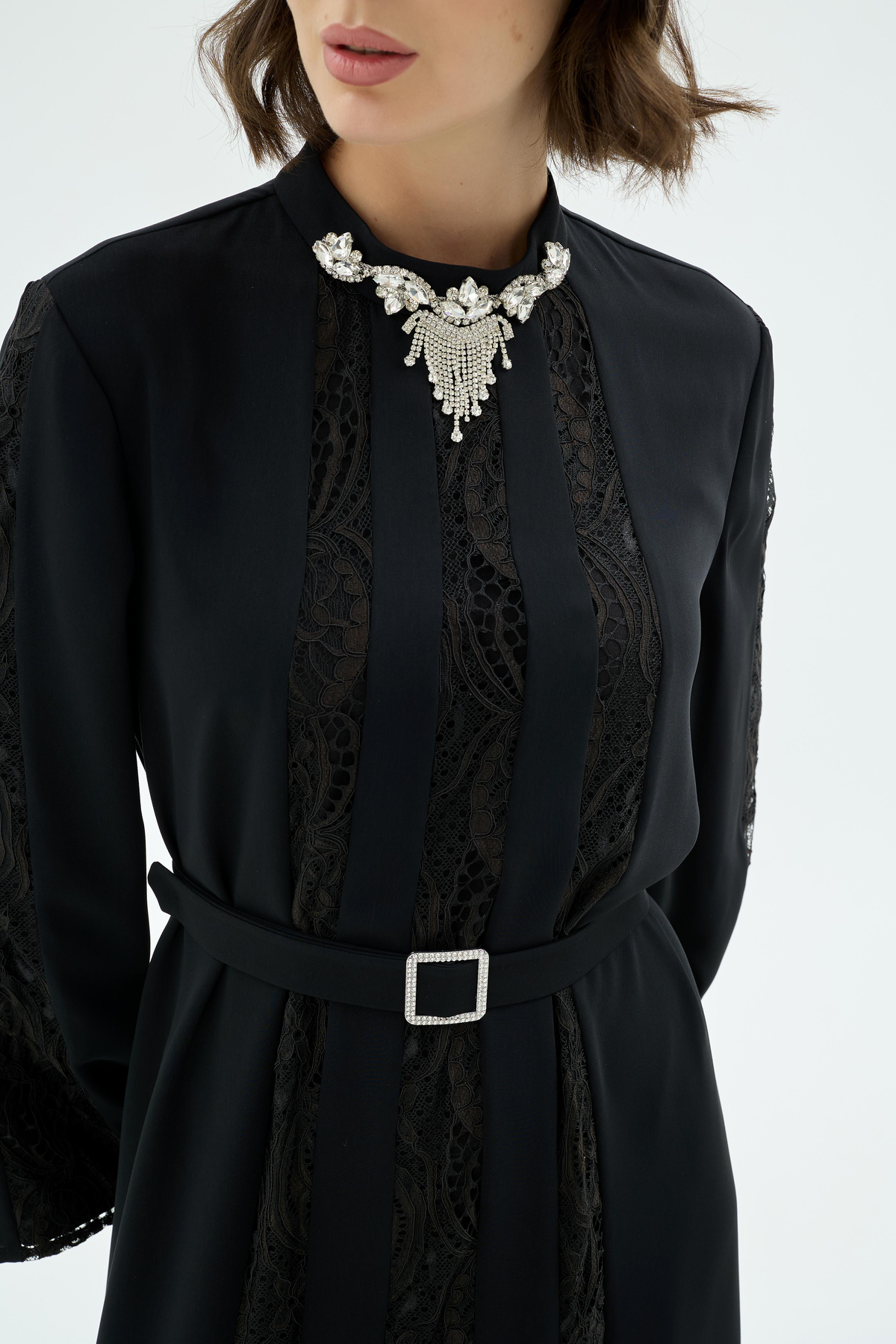 Nuvan Dantel Garnili Yakasi Taşli Elbise Siyah