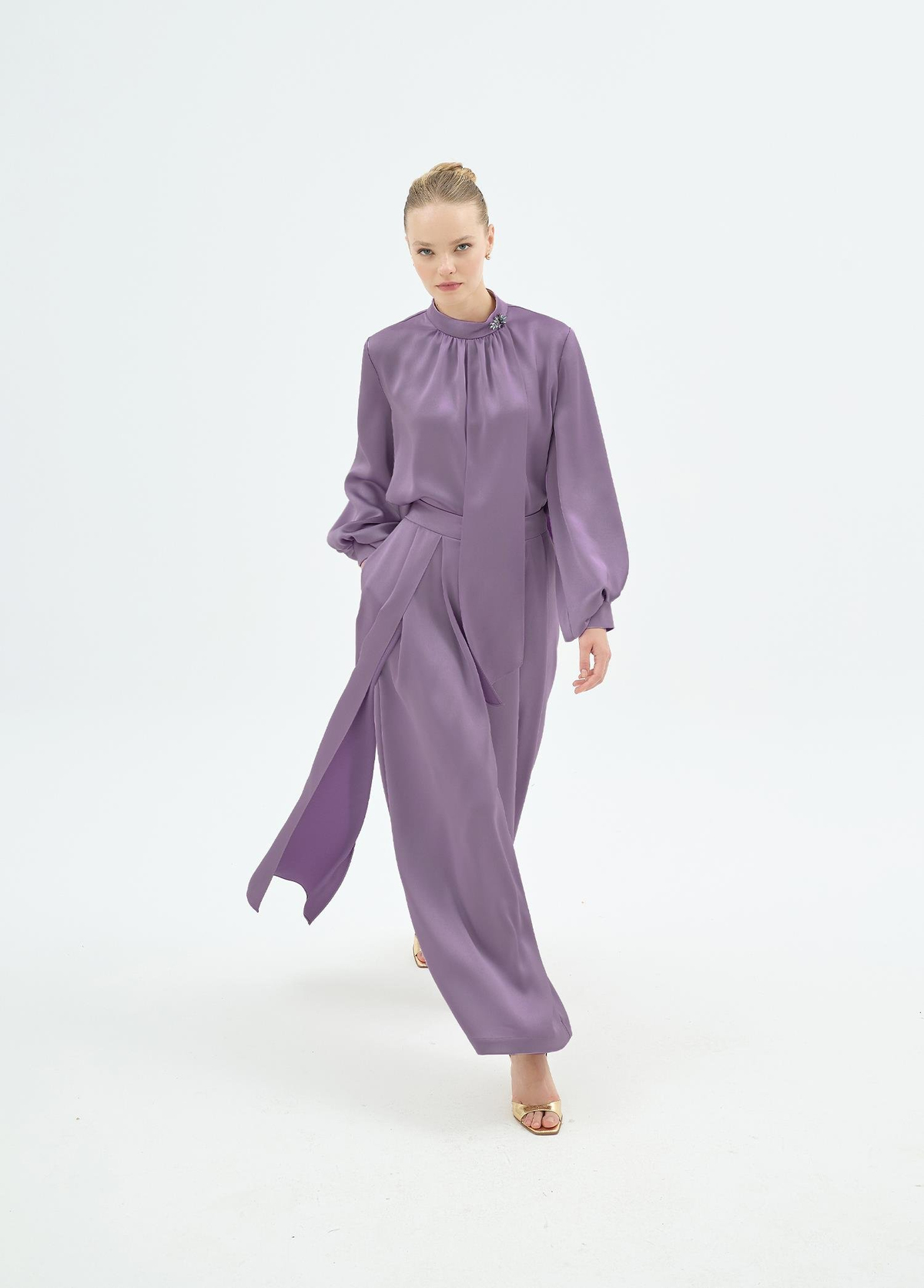 Quvin Broş Detaylı Bluz ve Parça Detaylı Pantolon 2'li Takım Mor