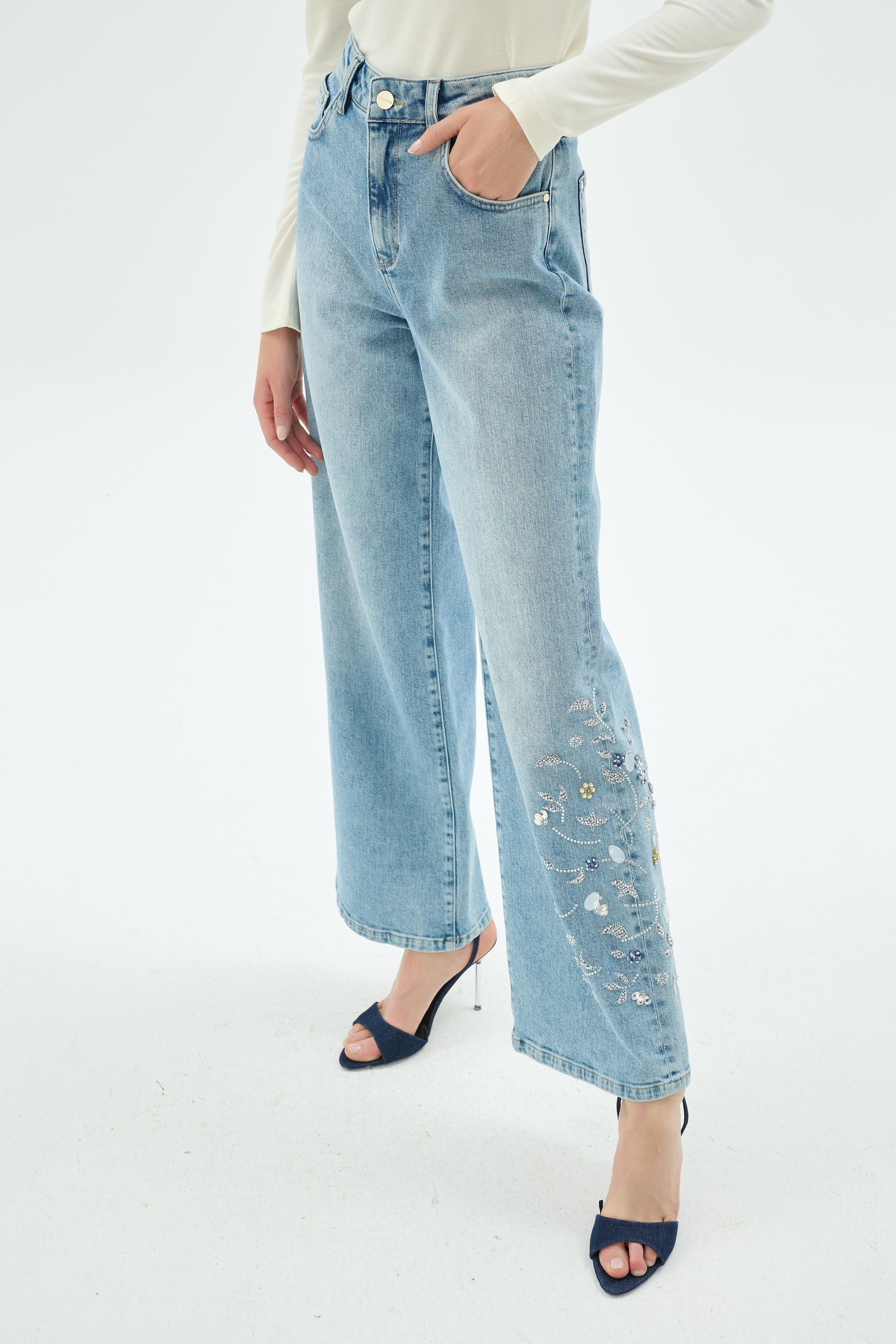 Santa El işlemeli Denim Pantolon Açık Mavi