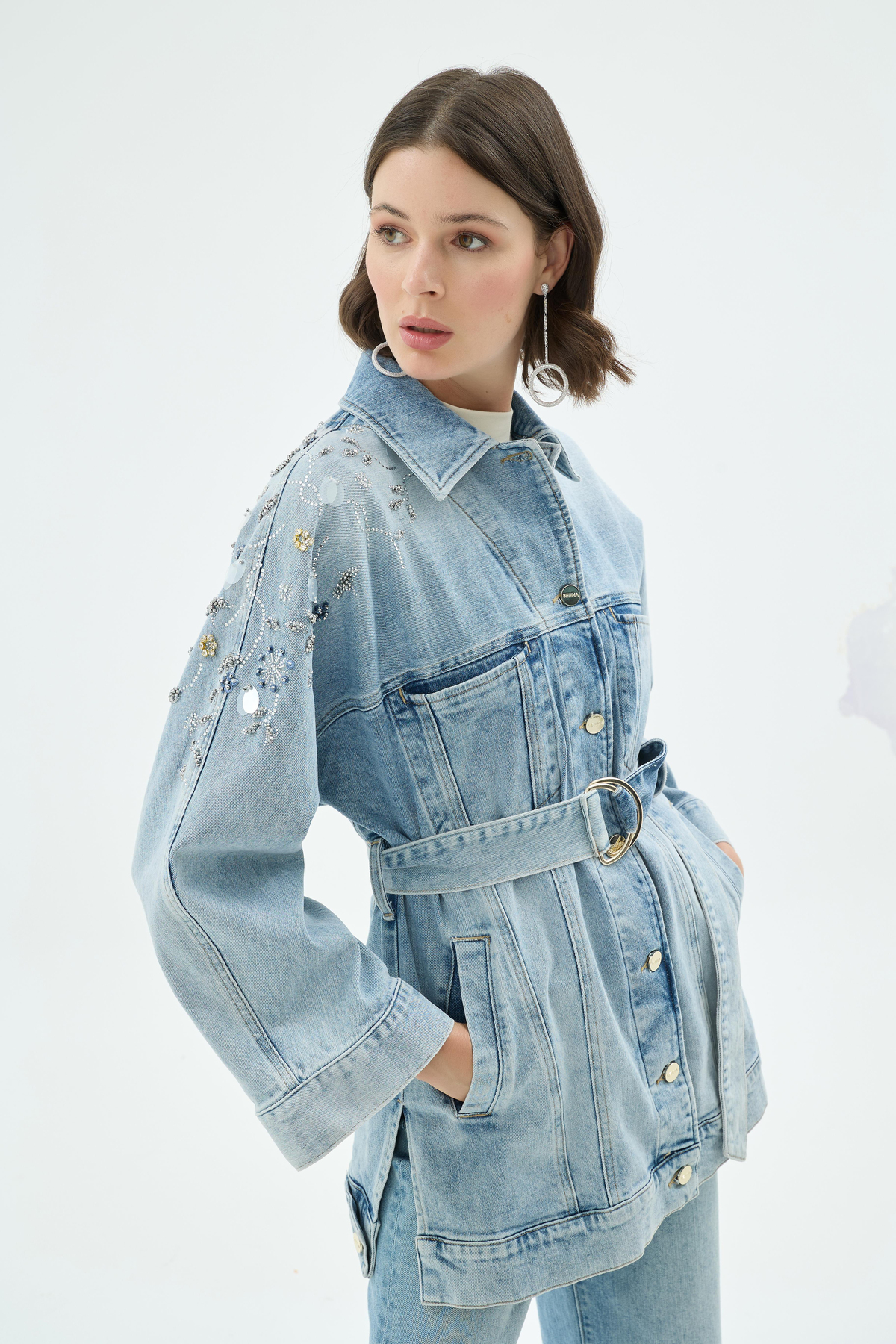 Santa Omuz İşlemeli Denim Ceket Açık Mavi