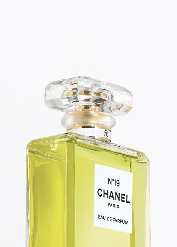 CHANEL N°19 Eau De Parfüm Spray 100Ml