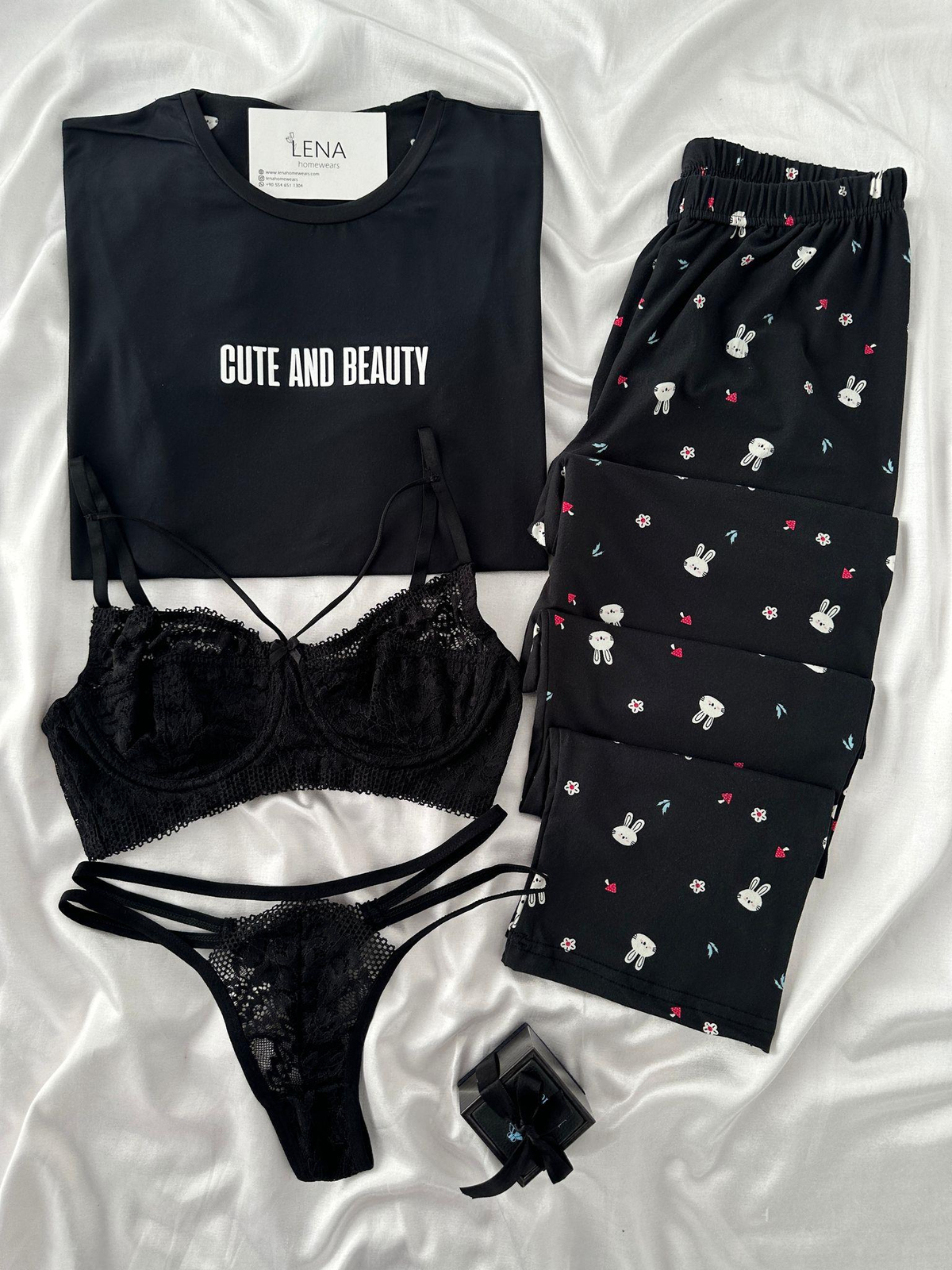             Siyah Cute & Beauty 4'Lü Kısa Kollu Pijama Takımı        