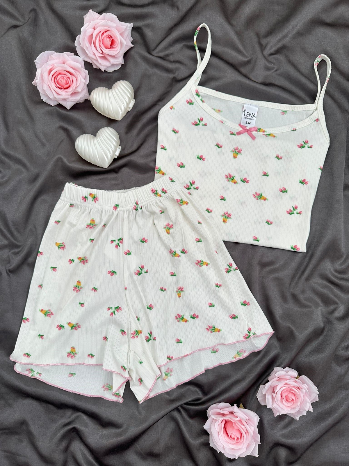 Çiçek Buketi Desenli Ekru Oslo Şortlu Pijama Takımı