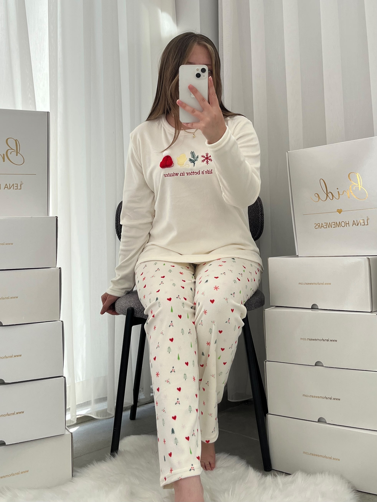 Ekru Yılbaşı İşlemeli 4'lü Fransız Kadife Pijama Takımı