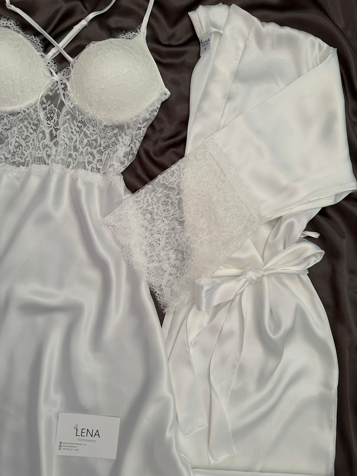 Enchante Lüks Dantelli Yırtmaçlı Uzun Gecelik & Sabahlık 