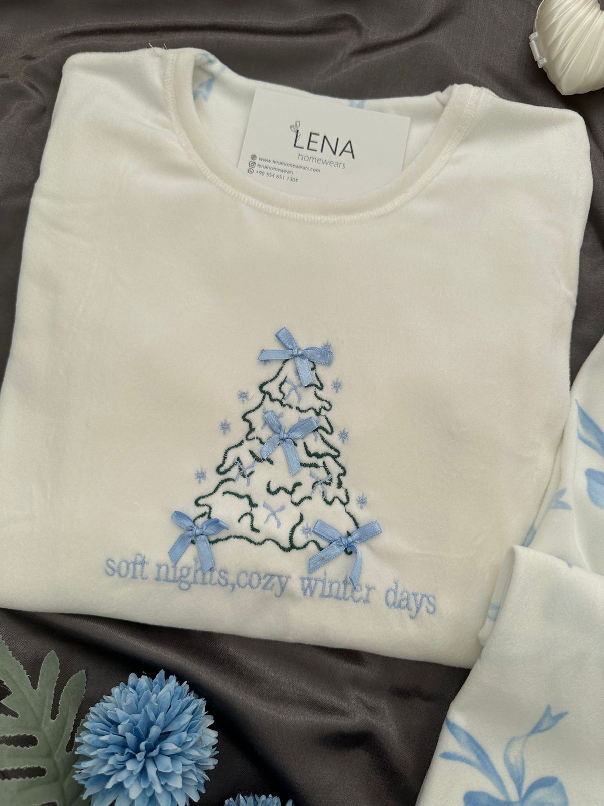 Kadın Ekru Kurdele Desenli Fransız Kadife Pijama Takımı