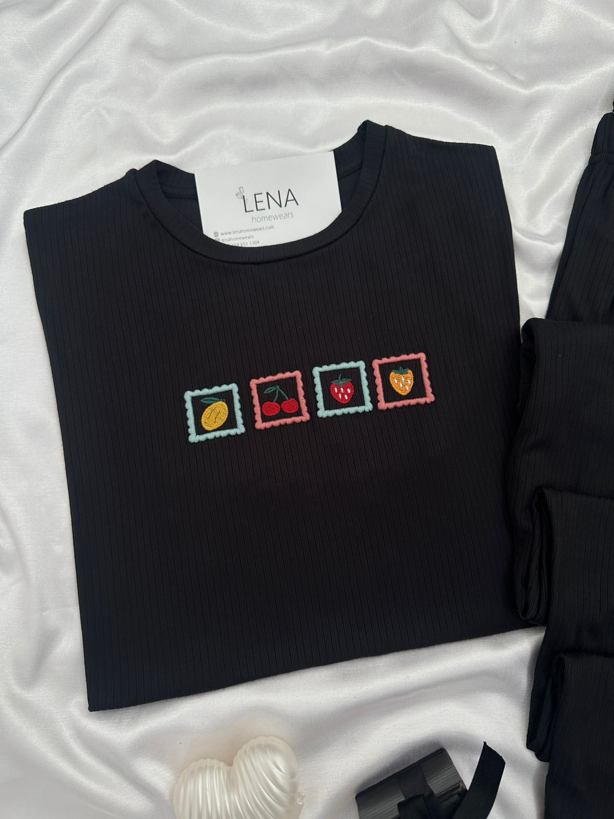 Kadın Siyah Nakışlı Kısa Kollu Oslo Pijama Takımı